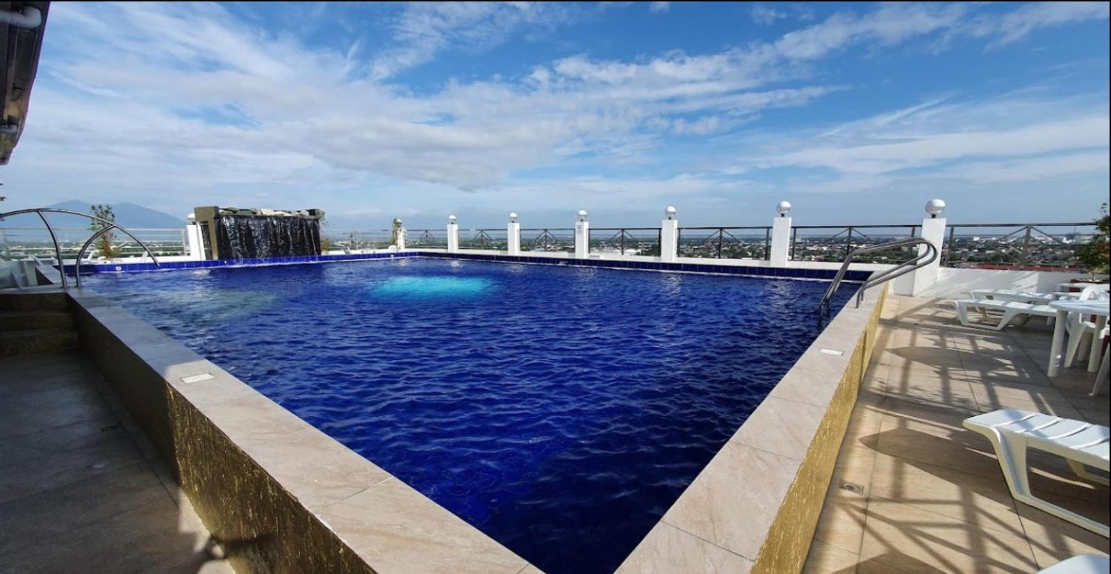 Kandi Palace view 2