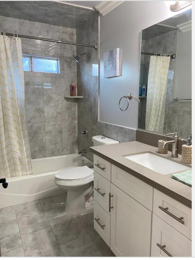 Rosemead Vacations - New! Cozy Gated 3BR, 2BA Vacation Home - Property Image 5