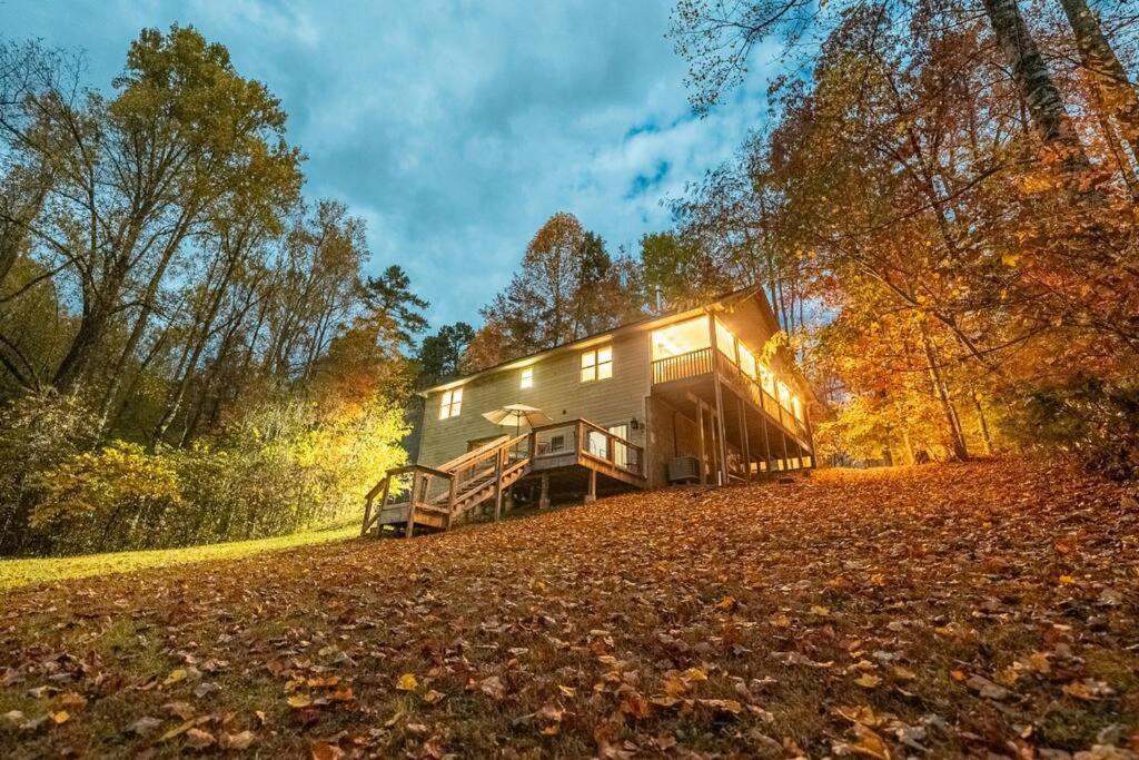 The Moondance Cabin by Lightfoot Stays Vacation Rentals view 5