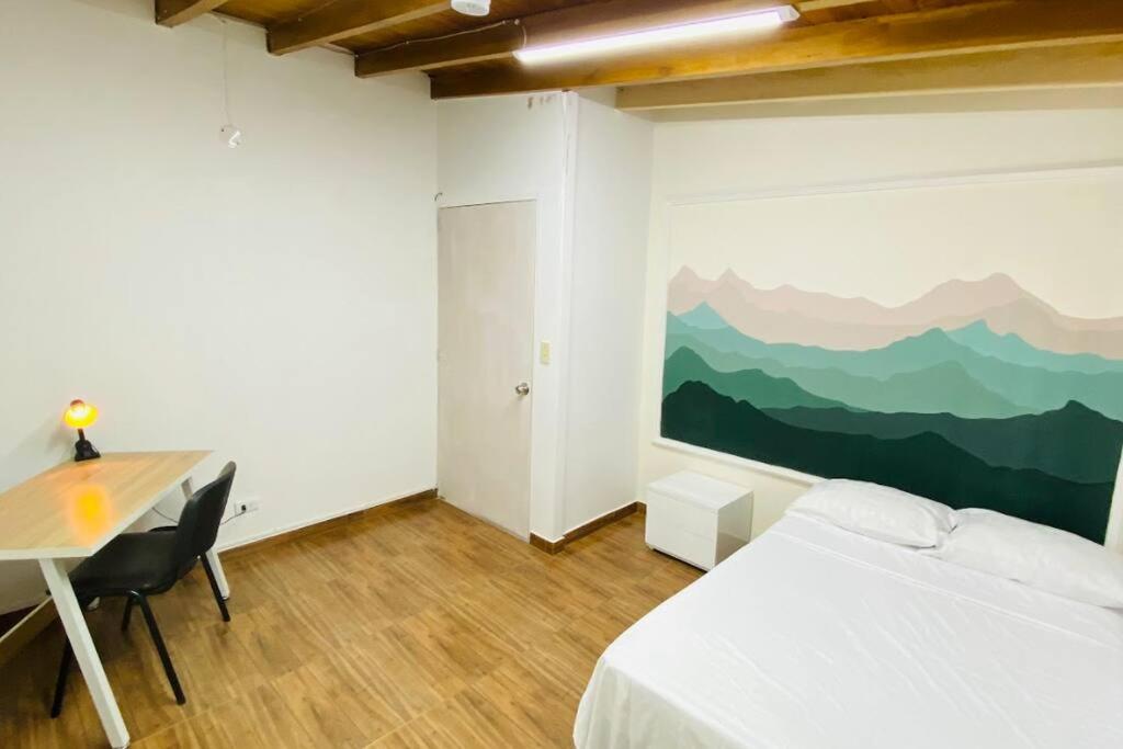 Casa Encanto Laureles! Casa Premium Medellín con Parking- Estadio, Metro