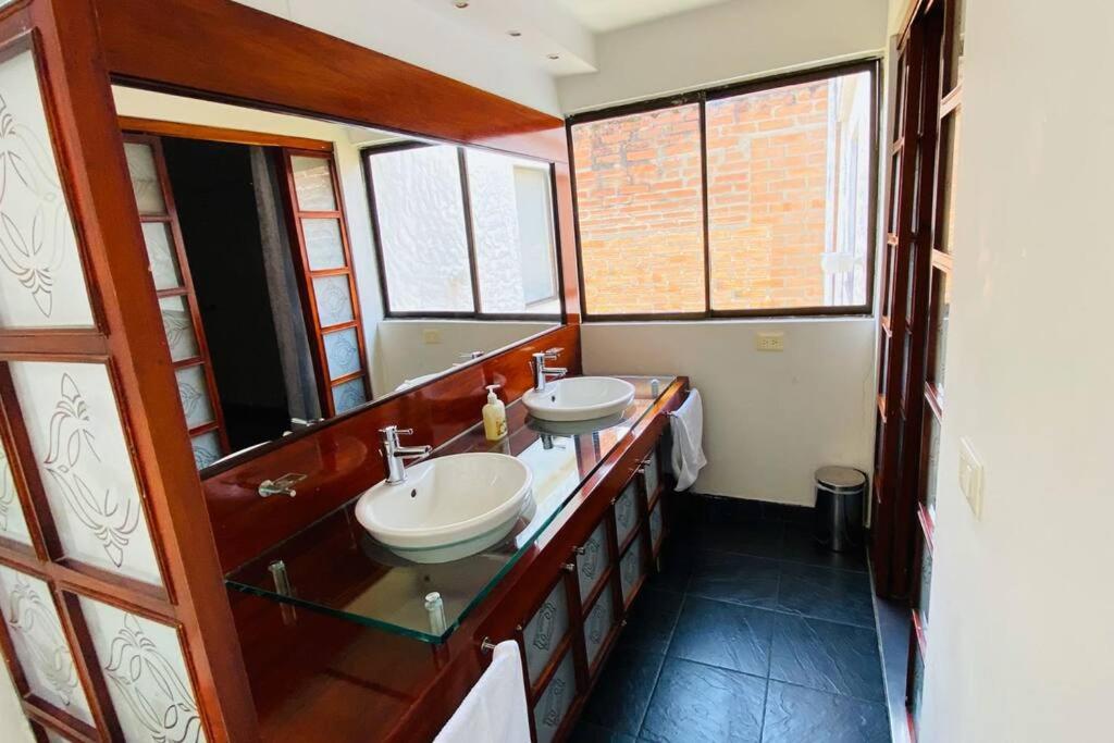 Casa Encanto Laureles! Casa Premium Medellín con Parking- Estadio, Metro