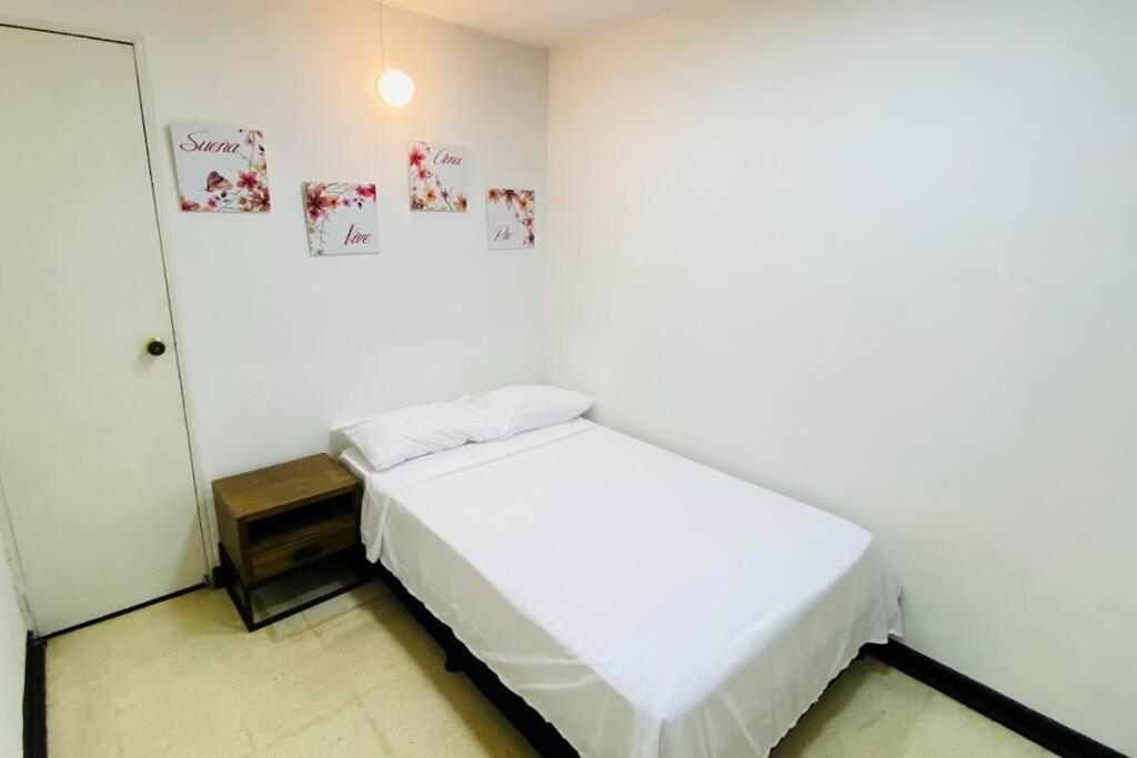Casa Encanto Laureles! Casa Premium Medellín con Parking- Estadio, Metro