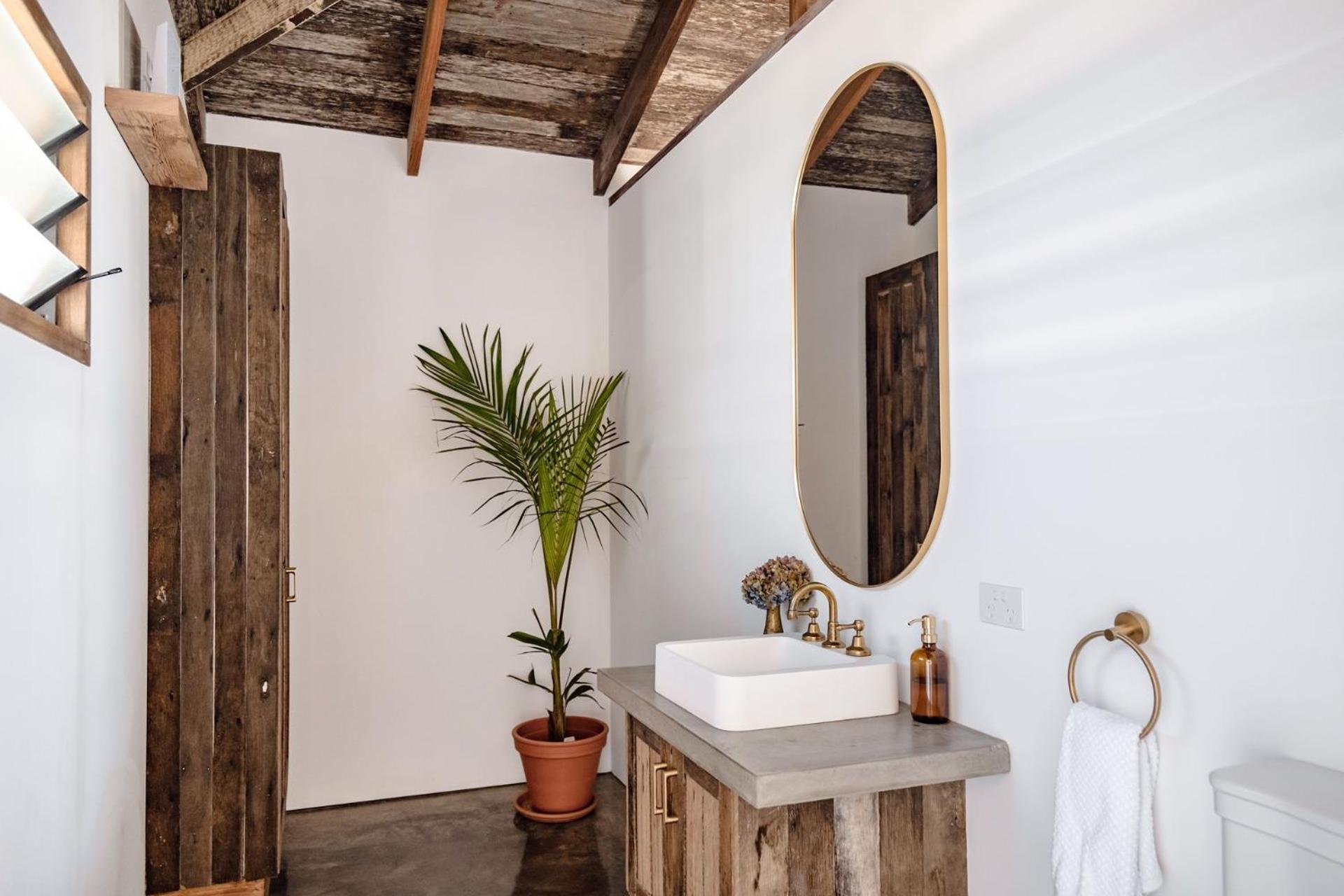 Eagles Nest Milton