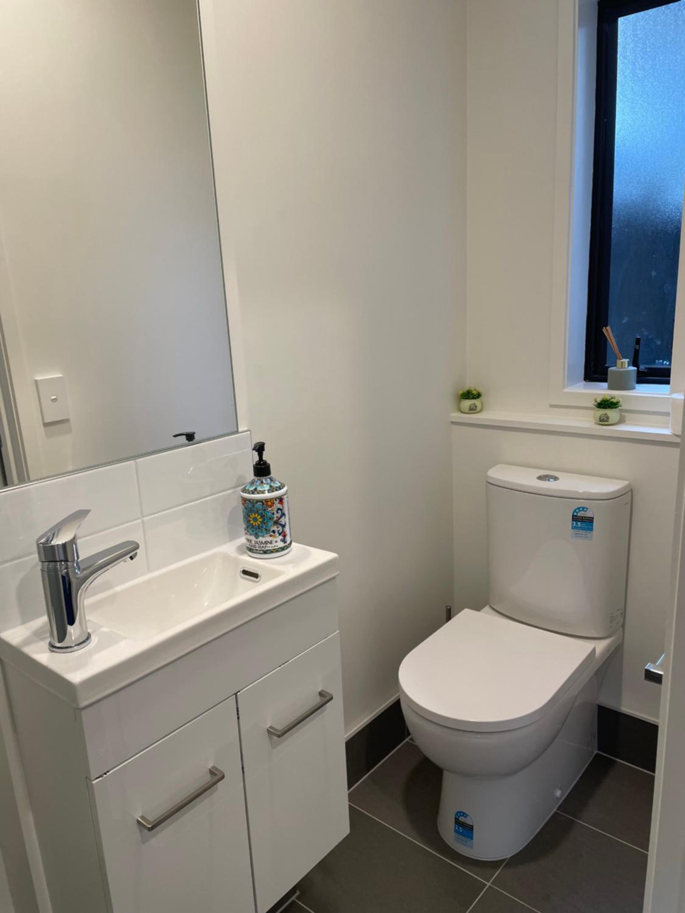 Auckland CBD, Parnell Ensuite+Patio+Secluded Garage view 4