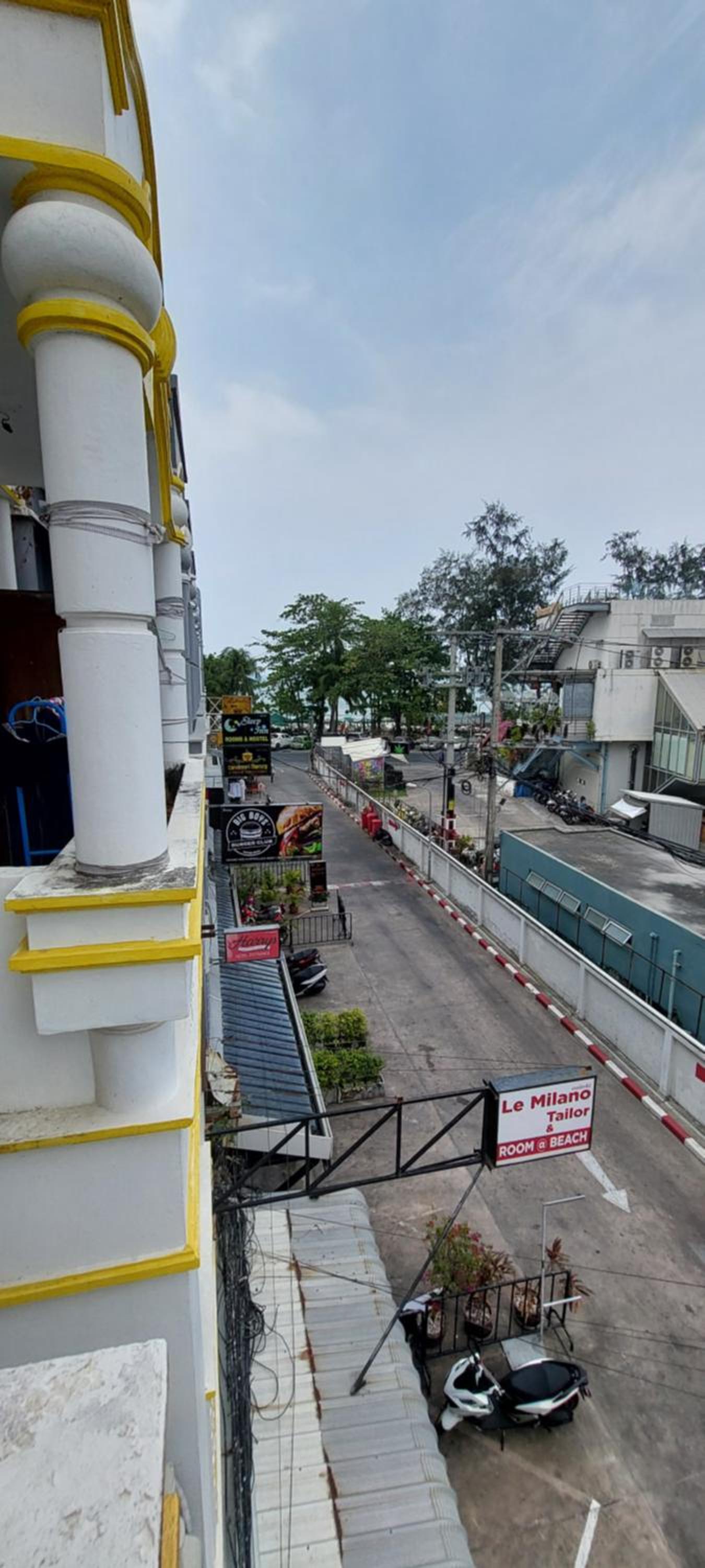 Cafe de Paris view 4