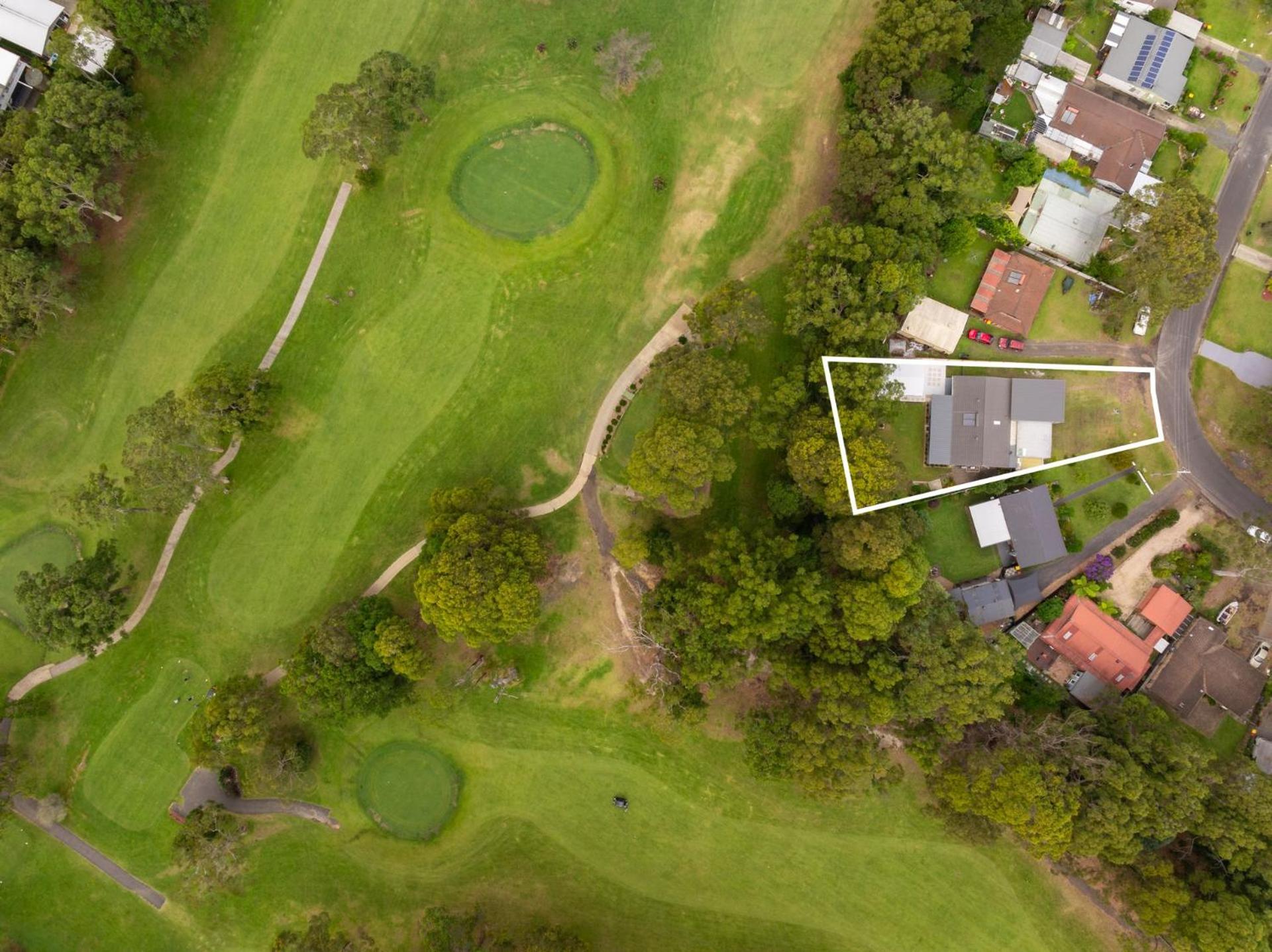 The 19th Hole by Experience Jervis Bay