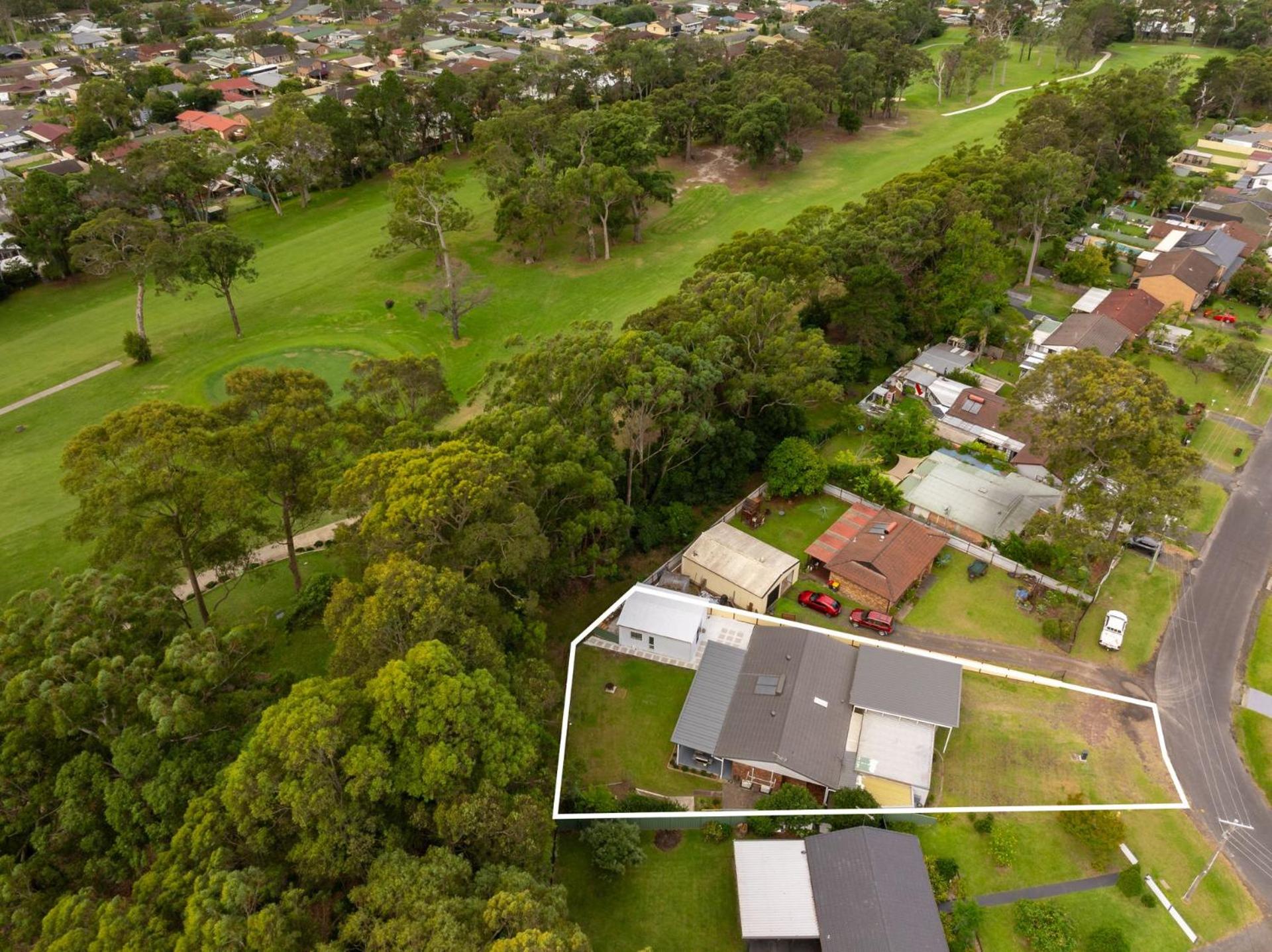 The 19th Hole by Experience Jervis Bay
