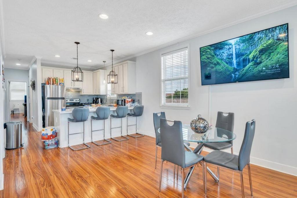 Gentilly Gem - Nestle Between the Lakefront Arena, SUNO, and UNO view 3