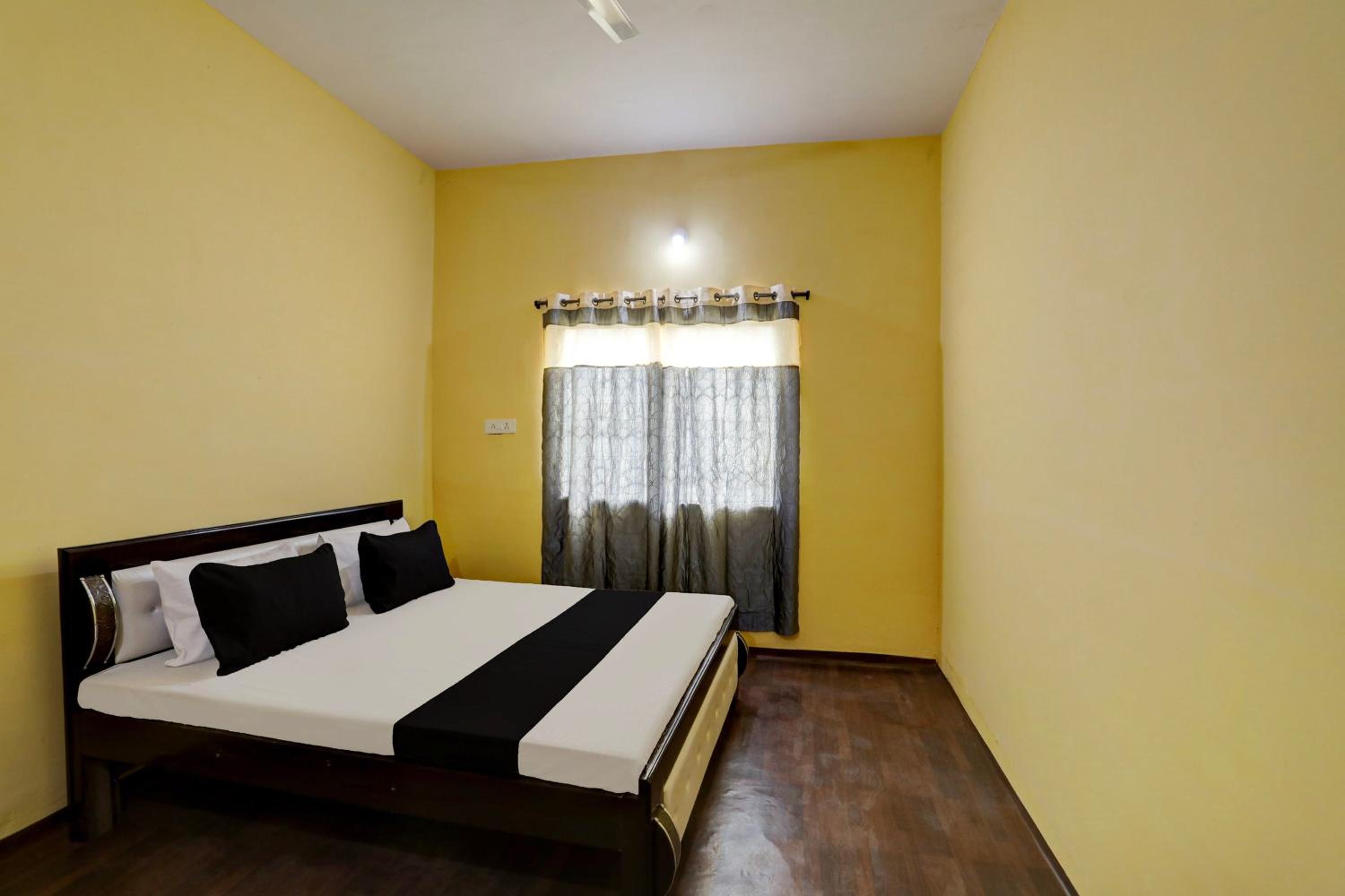 SPOT ON City Guest House view 2
