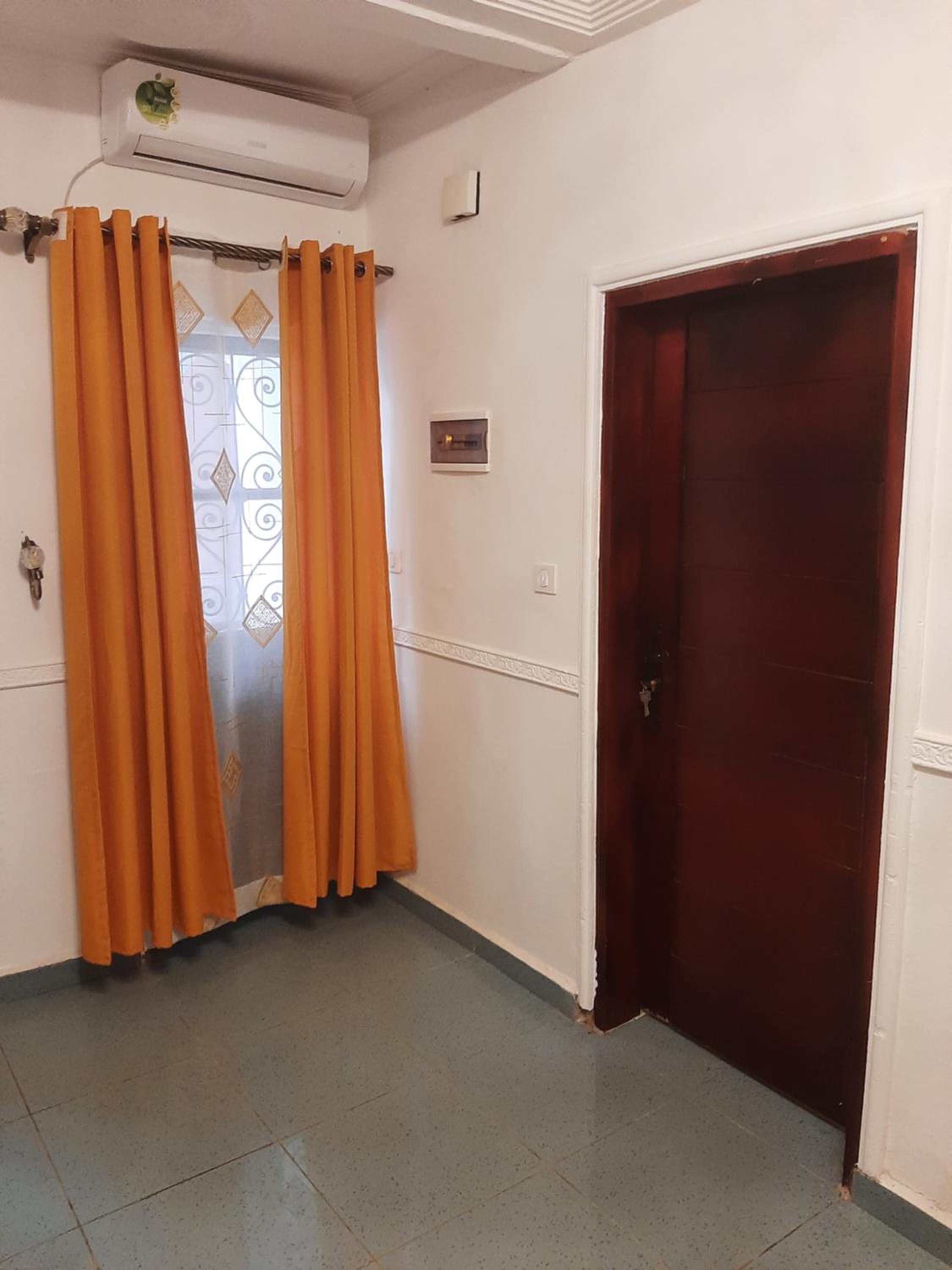 RESIDENCE P P M Odza