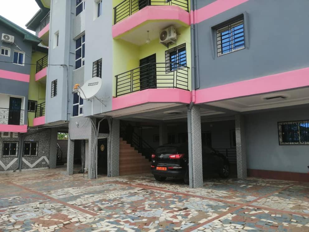 RESIDENCE P P M Odza