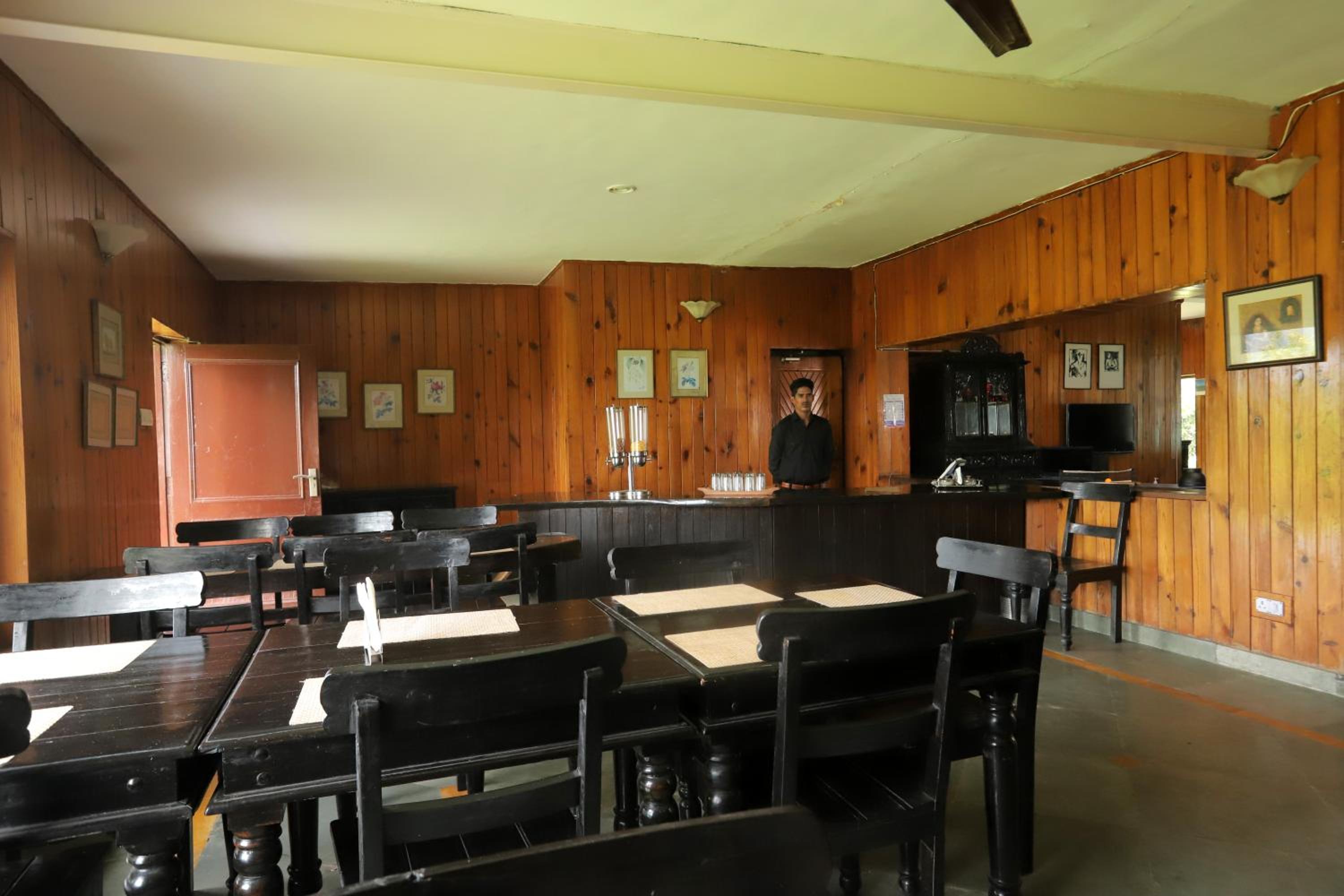 Cedar Lodge By Aahma