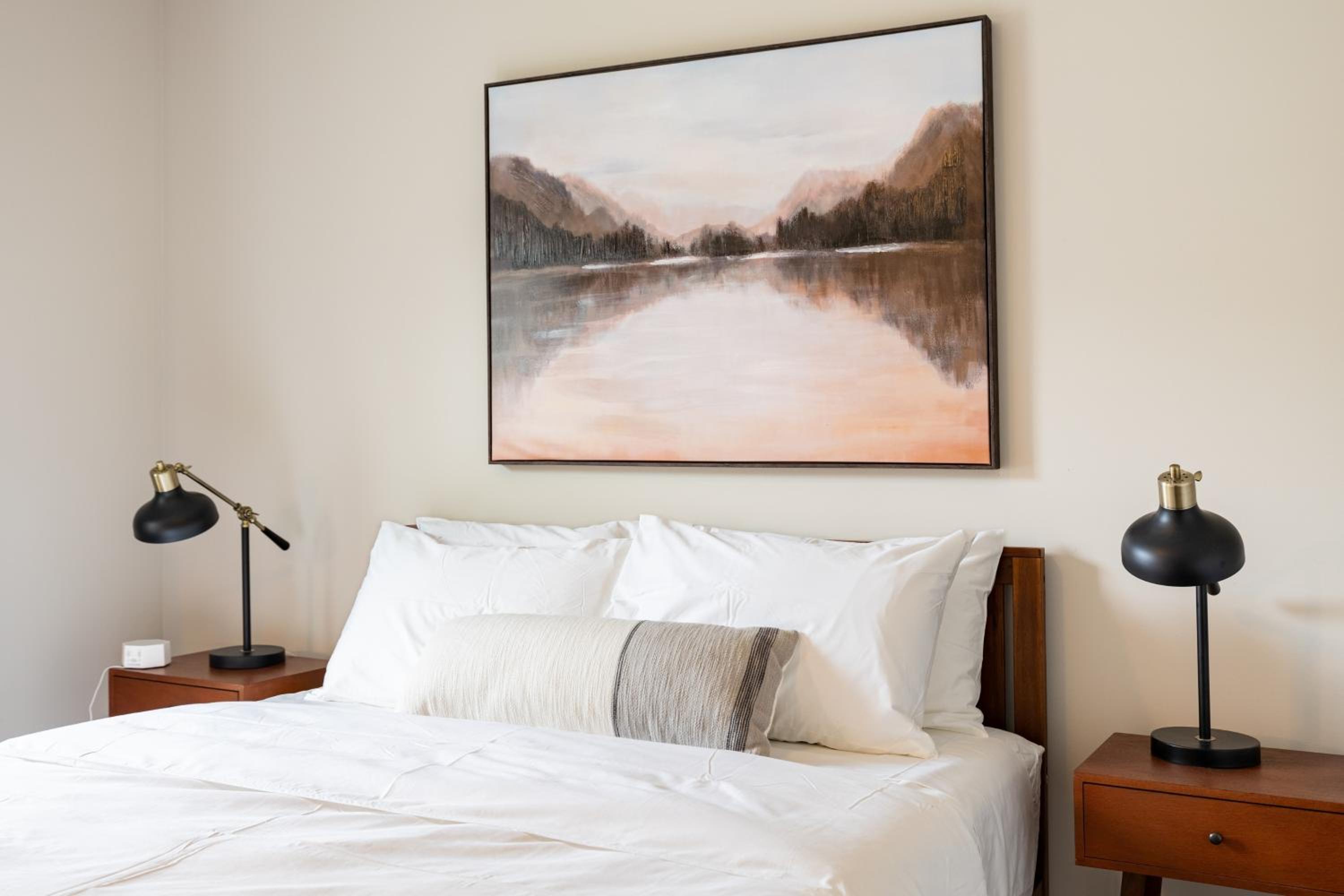 Silver Maple by AvantStay Modern Stylish Haven
