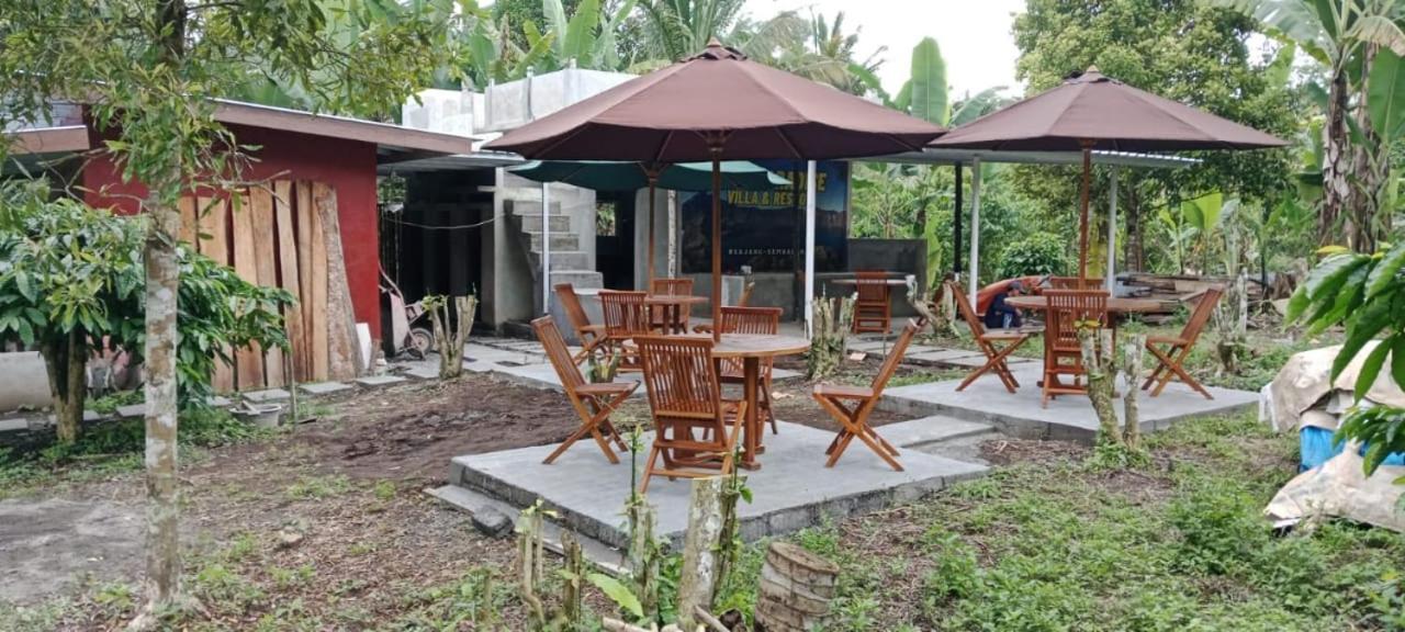 Jon's Paradise Villa and Resto view 5