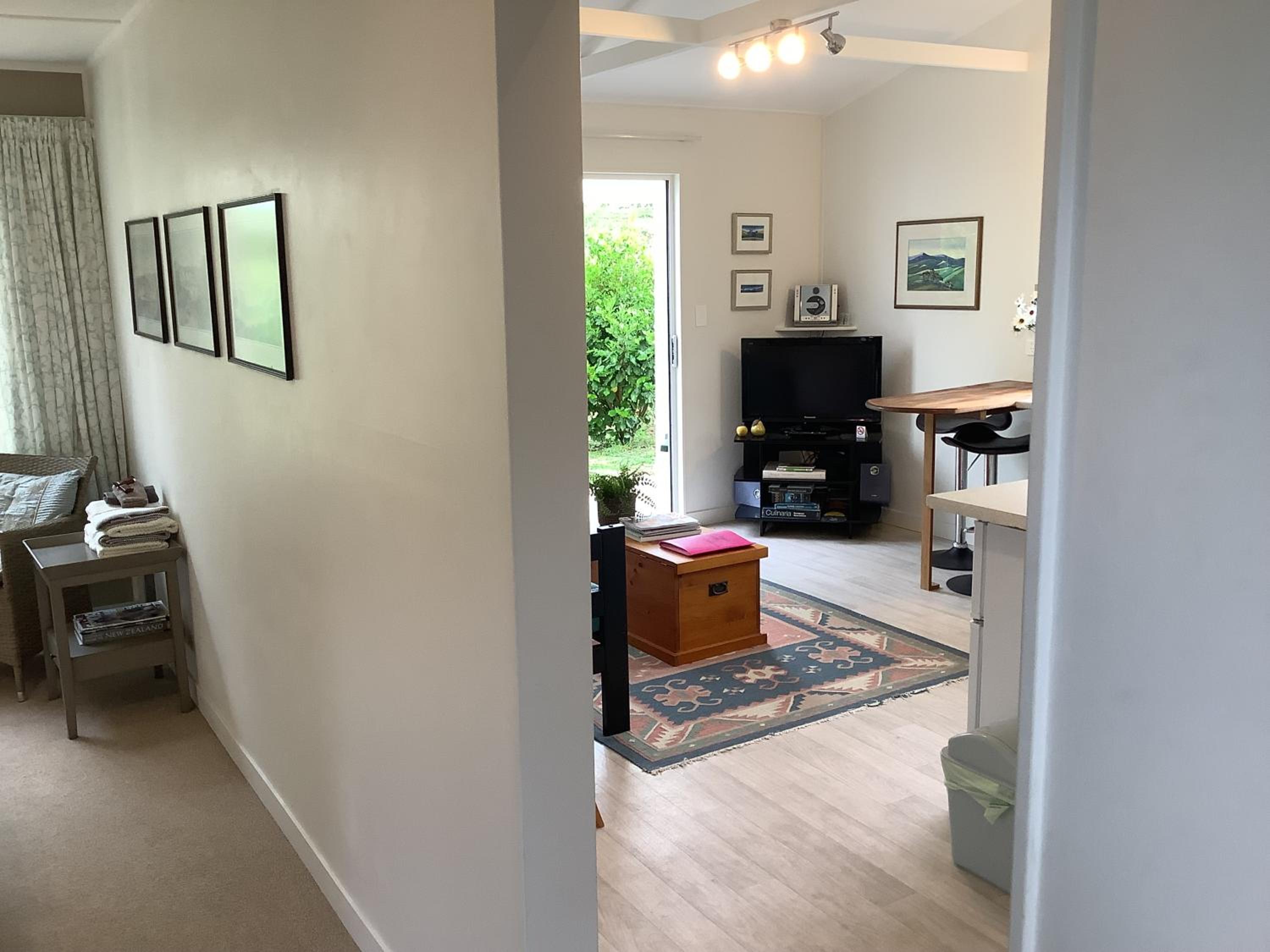 Wood Pigeon Cottage Pet Friendly Free Breakfast Hauraki Rail Trail 2kms