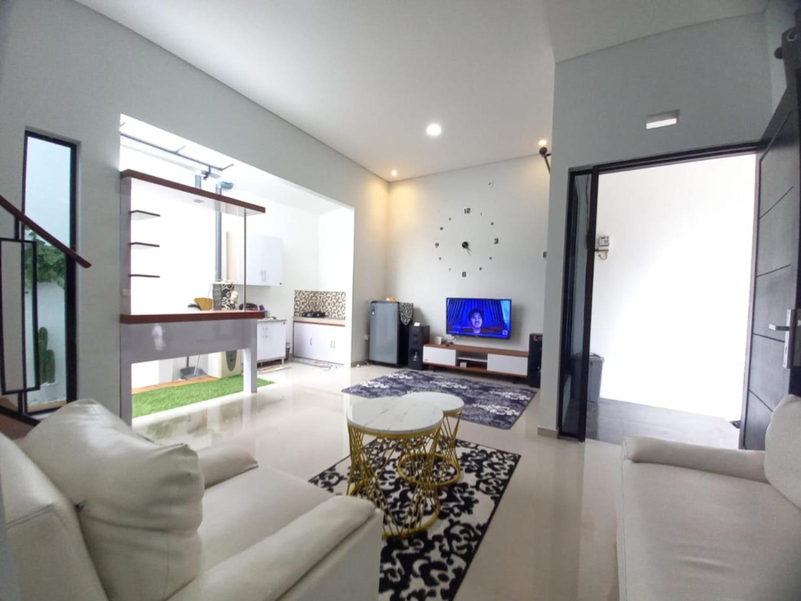 Villa Estetis di Kota Batu