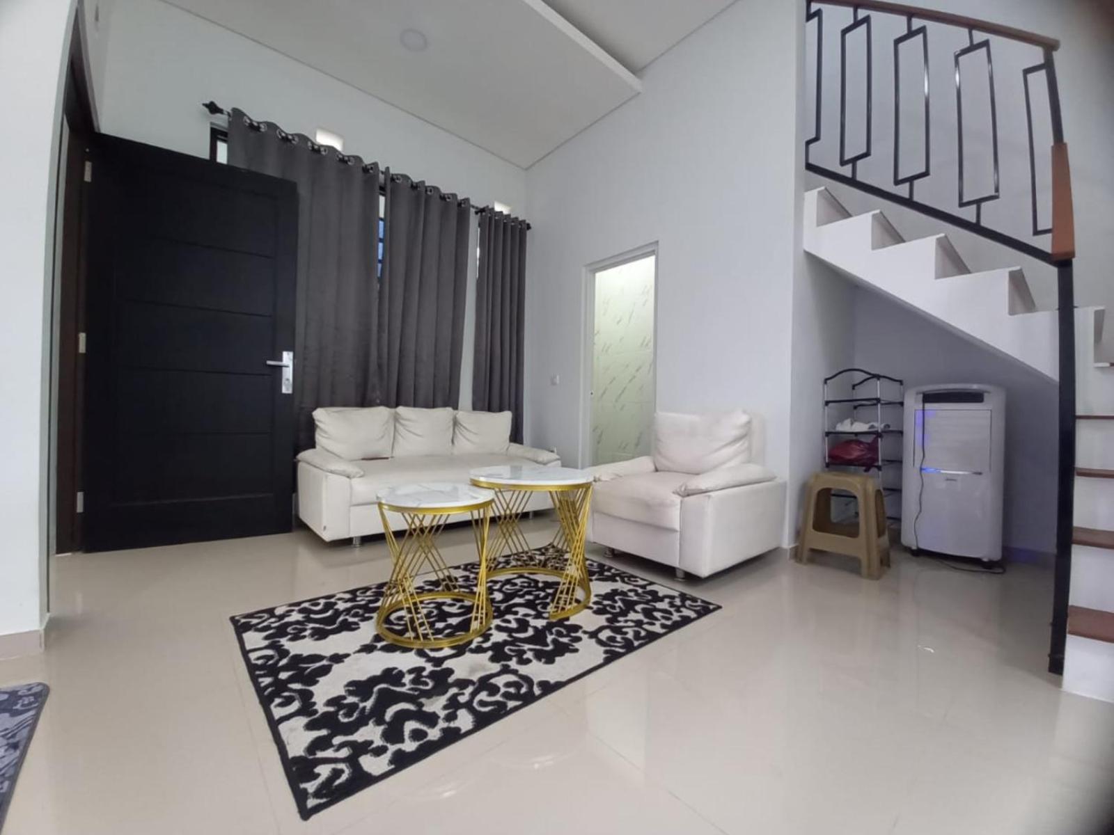 Villa Estetis di Kota Batu