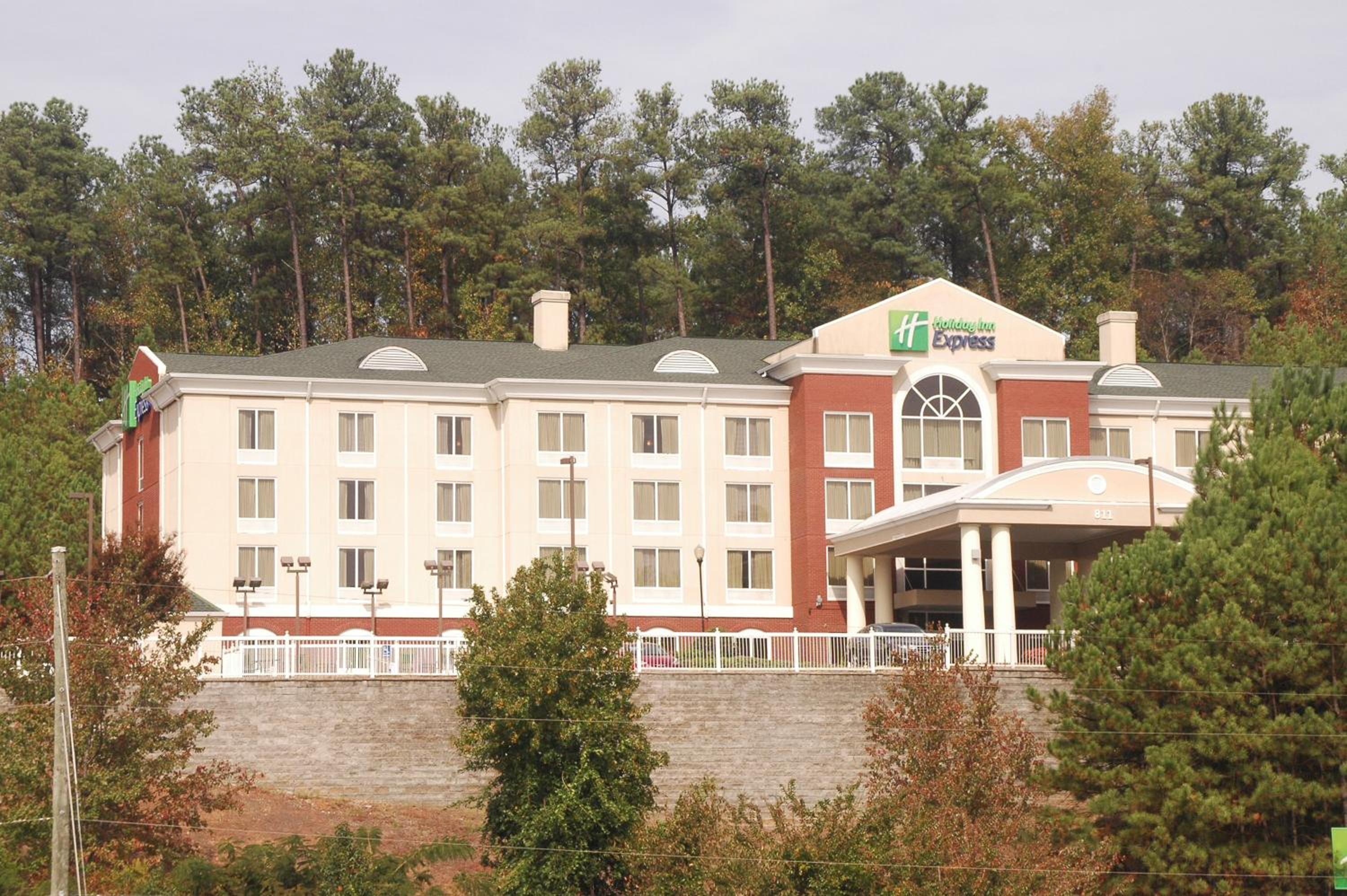 Birmingham Vacations - Holiday Inn Express Birmingham Irondale East, an IHG Hotel - Property Image 12