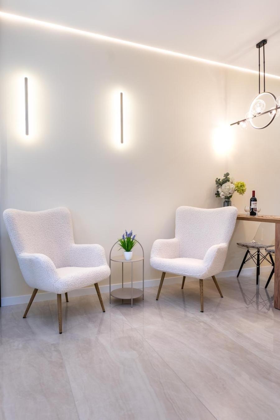 Nikira apartment 152 Smart Plaza Obolon metro Minsk