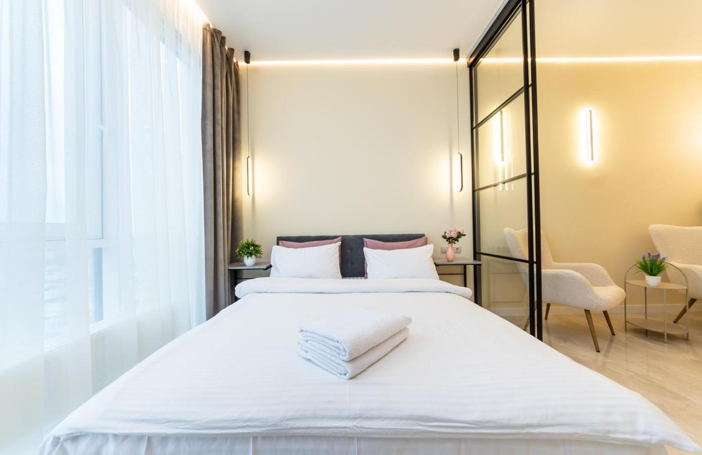 Nikira apartment 152 Smart Plaza Obolon metro Minsk
