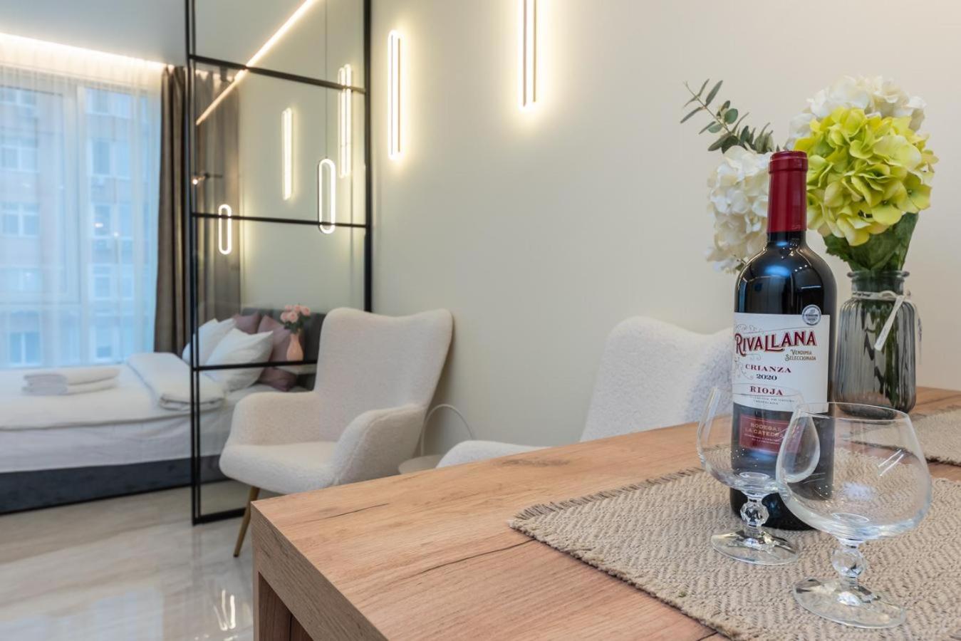 Nikira apartment 152 Smart Plaza Obolon metro Minsk