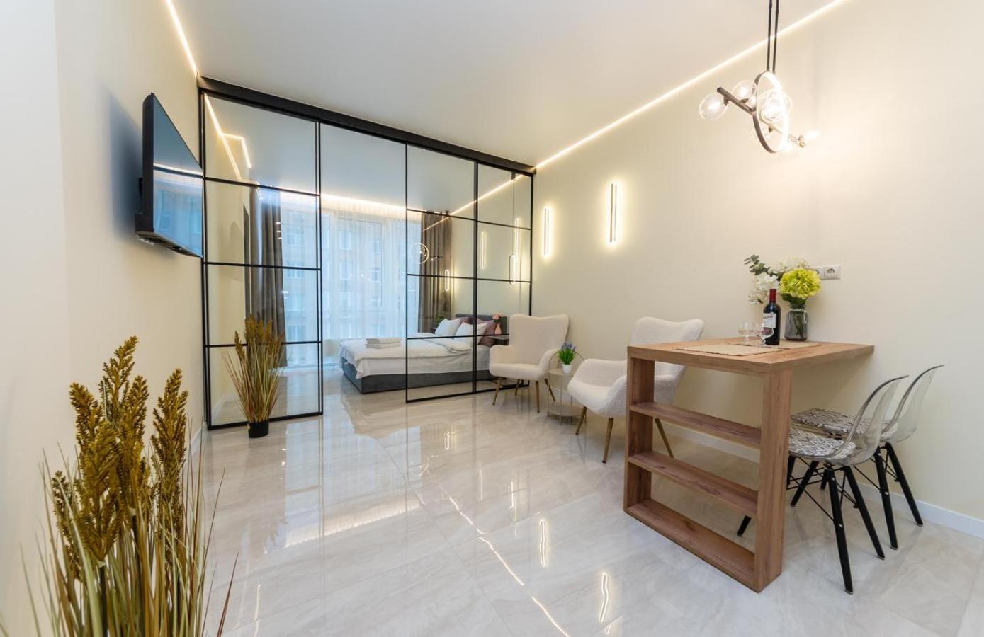 Nikira apartment 152 Smart Plaza Obolon metro Minsk
