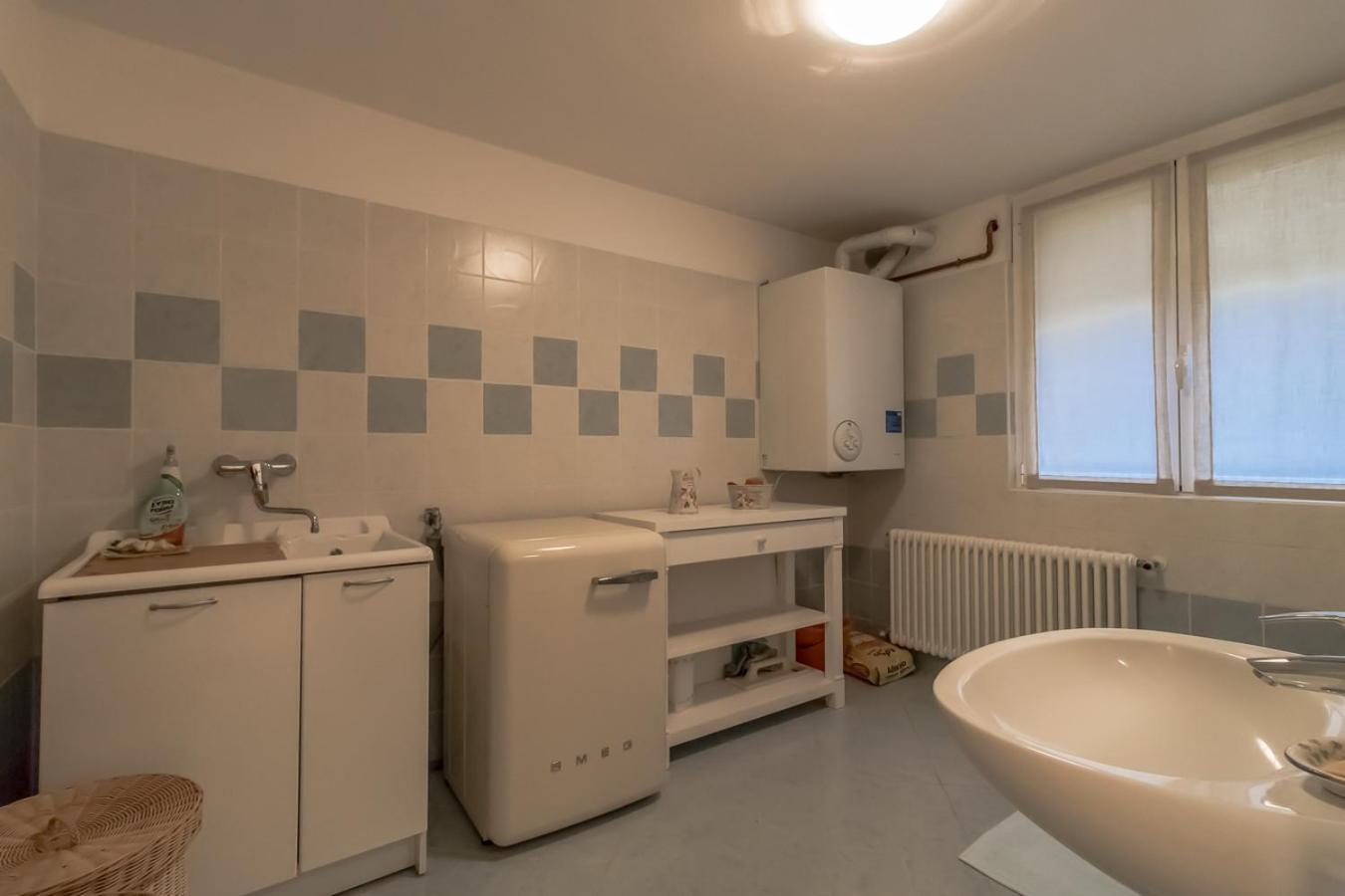Il Borgo Apartment Menaggio en Menaggio — bathroom