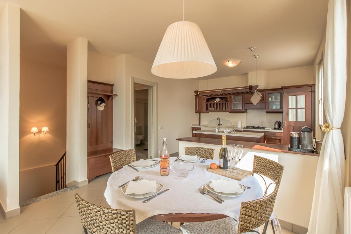 Il Borgo Apartment Menaggio en Menaggio — dining