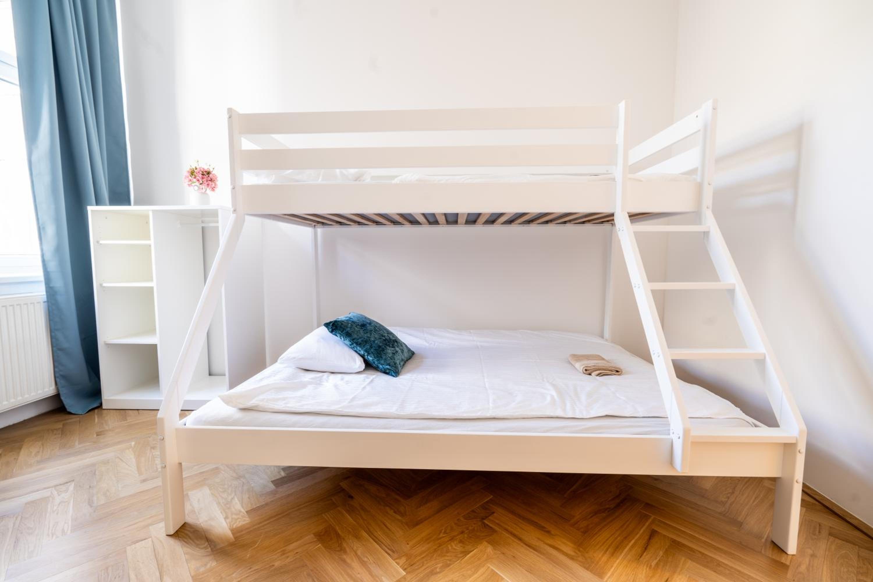 Josefstadt City Apartment is Calling
