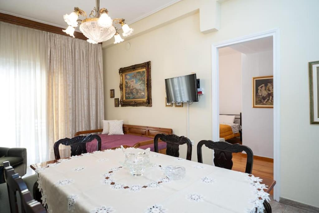 Theoni Central Apartment