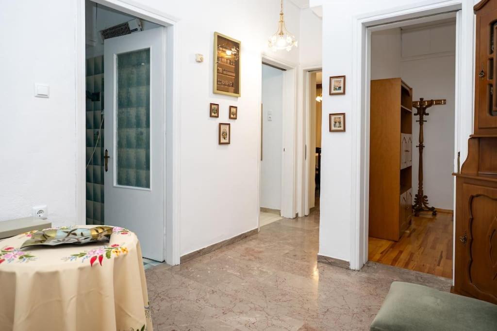 Theoni Central Apartment