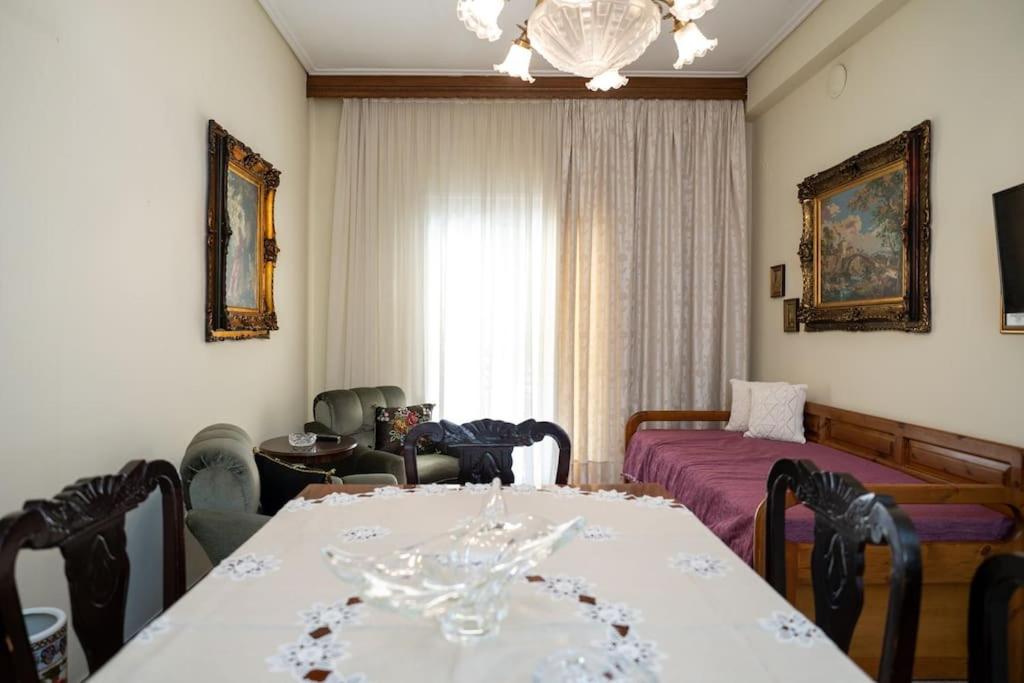 Theoni Central Apartment