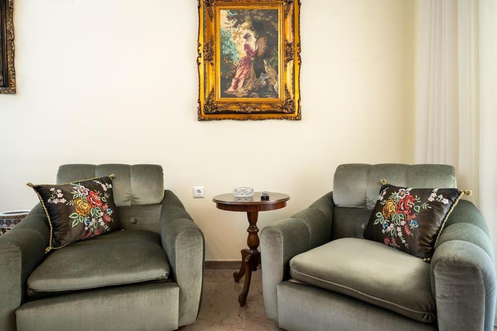 Theoni Central Apartment