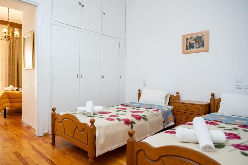 Theoni Central Apartment