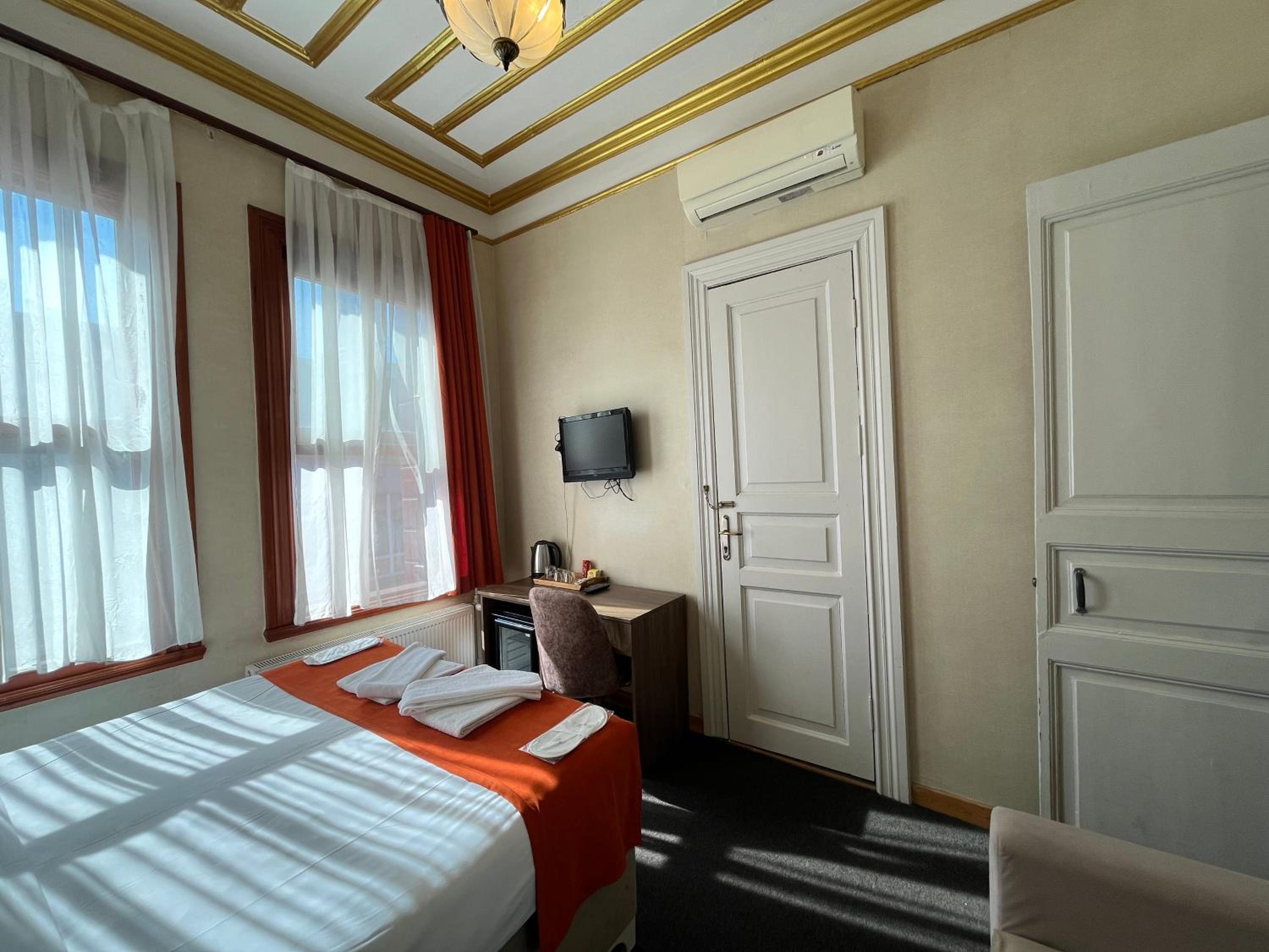 Le Safran Suite Hotel - Image 79
