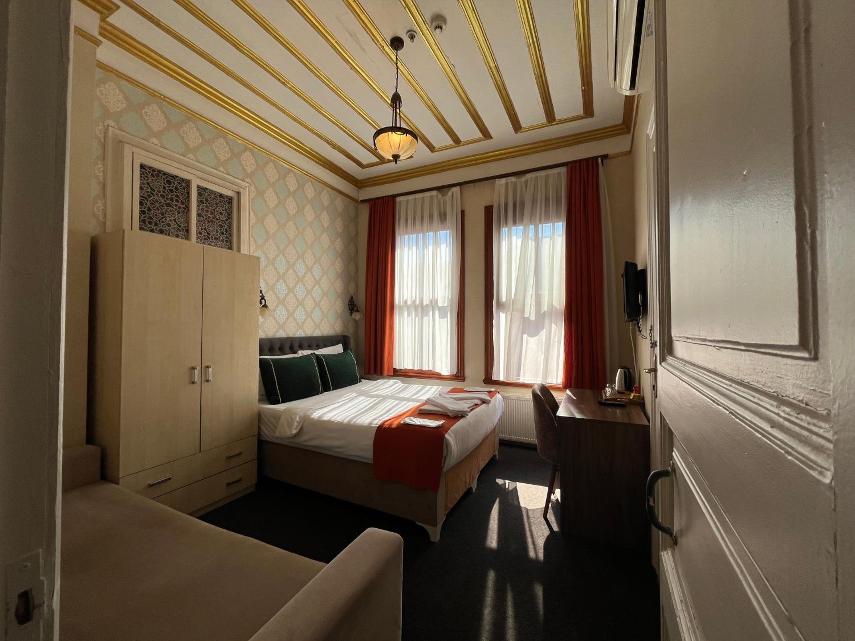 Le Safran Suite Hotel - Image 90