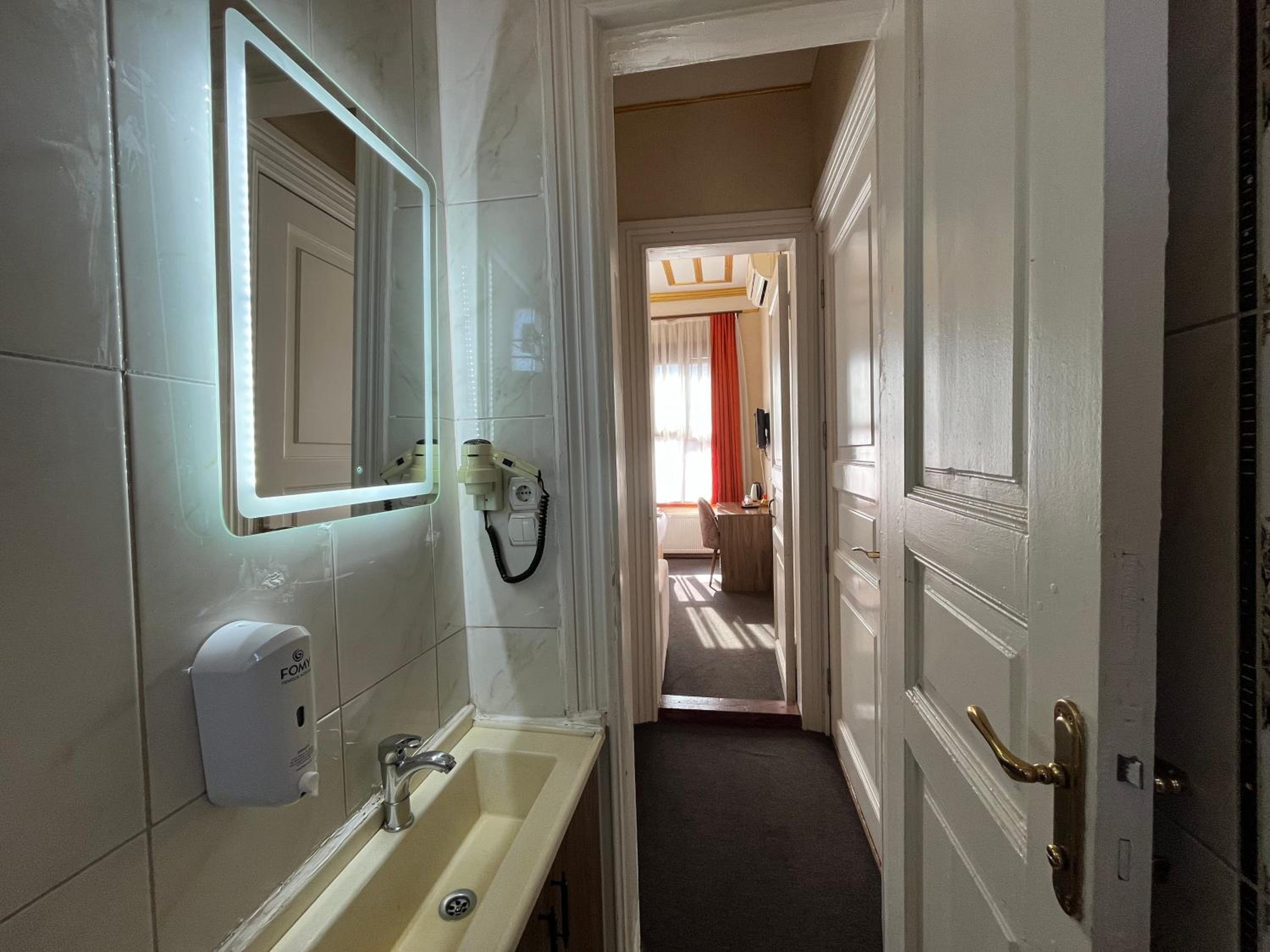 Le Safran Suite Hotel - Image 82