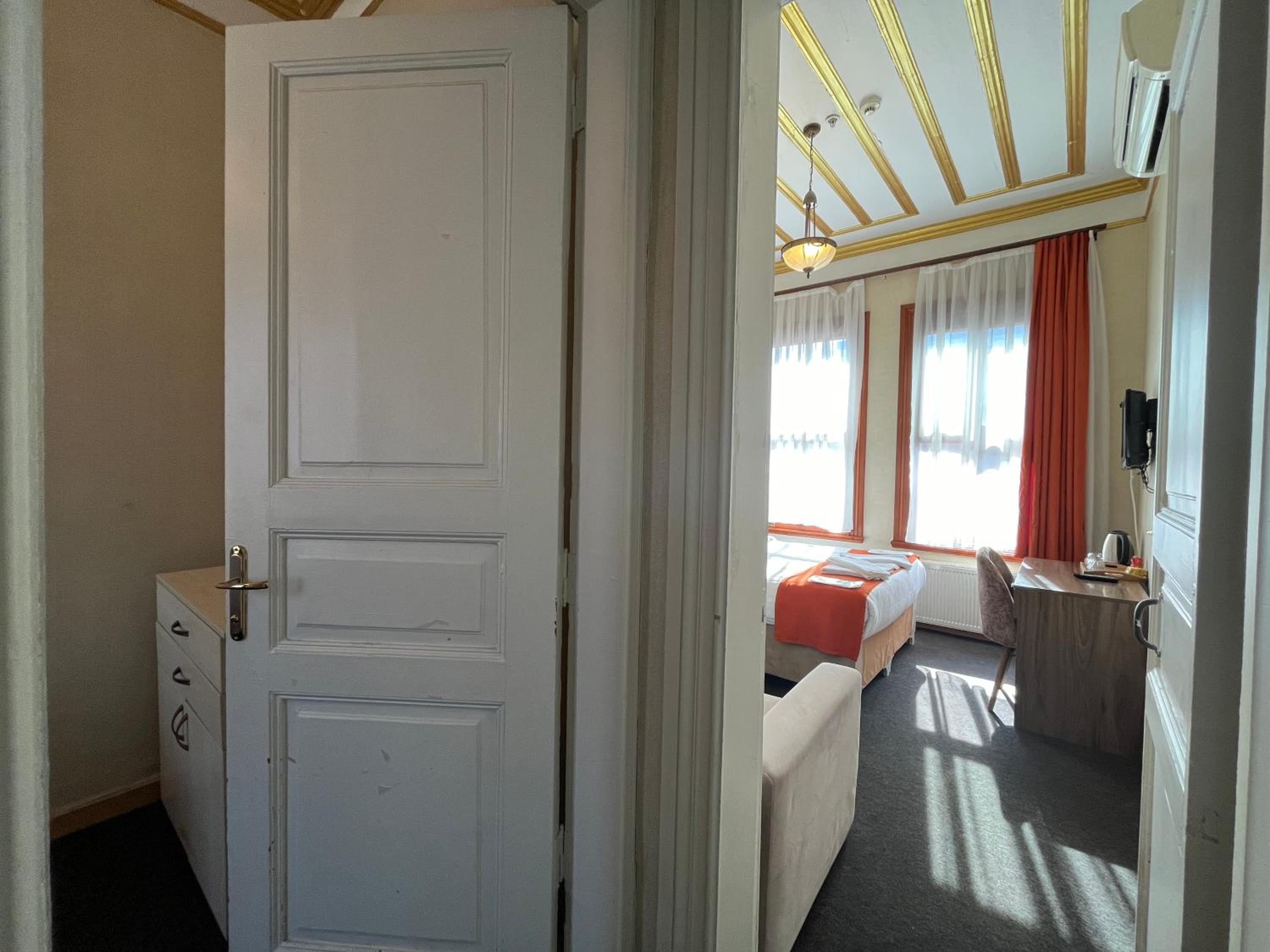 Le Safran Suite Hotel - Image 84