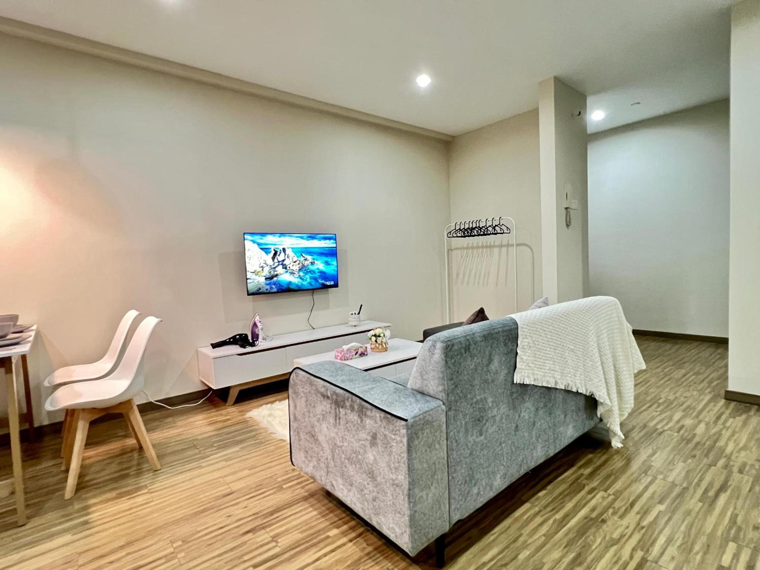30 OFF Monthly l 4Pax Designer Suite by CITYSPACE
