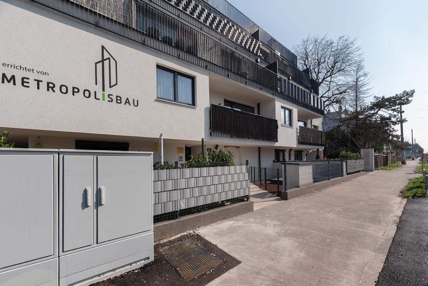 Schönes Apartment mit Garten und Tiefgarage