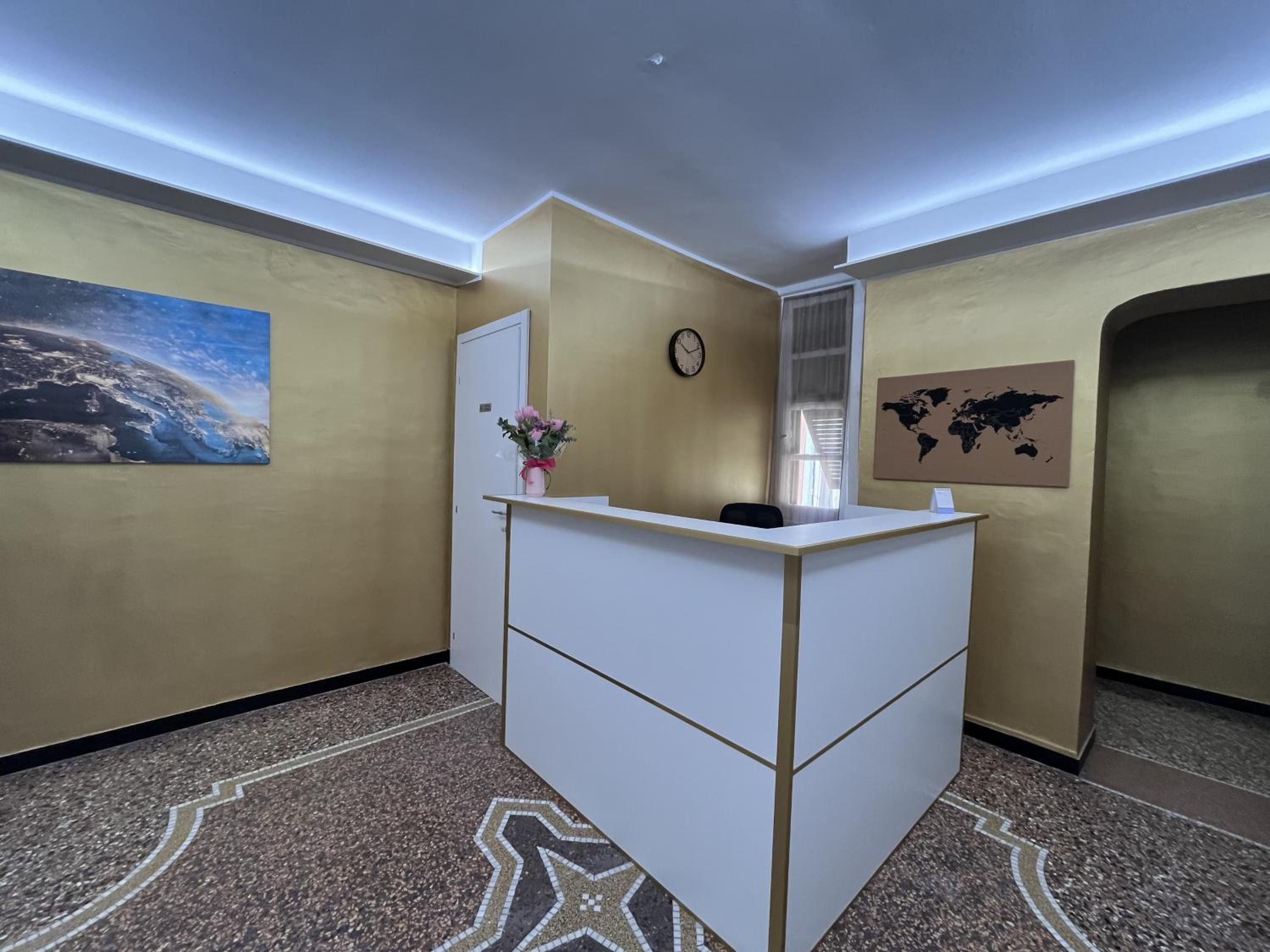 Genova Gold Rooms view 4