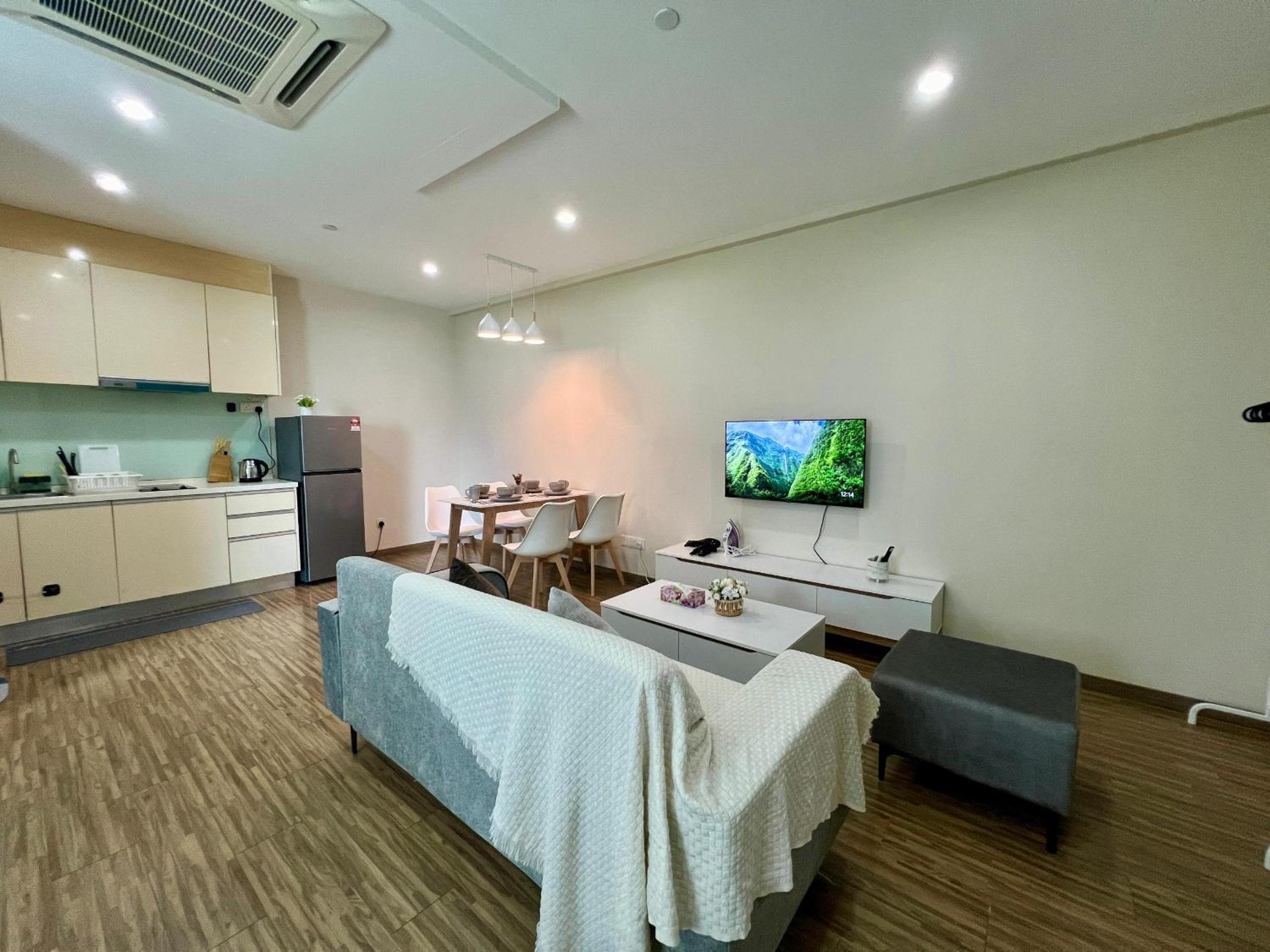 30 OFF Monthly l 4Pax Designer Suite by CITYSPACE