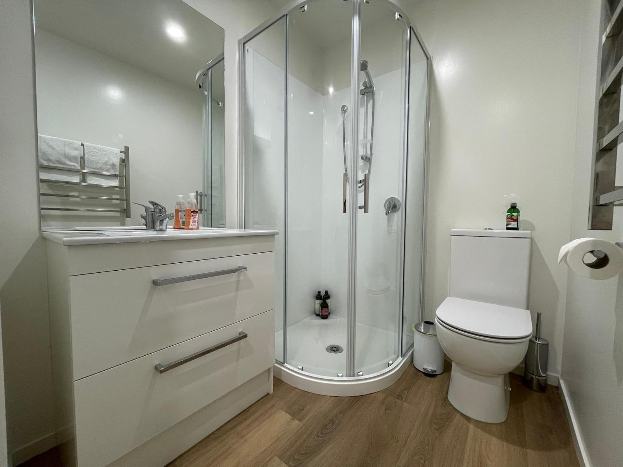 Luxury 1 Bedroom Studio In CBD Close to Convention Centre view 4
