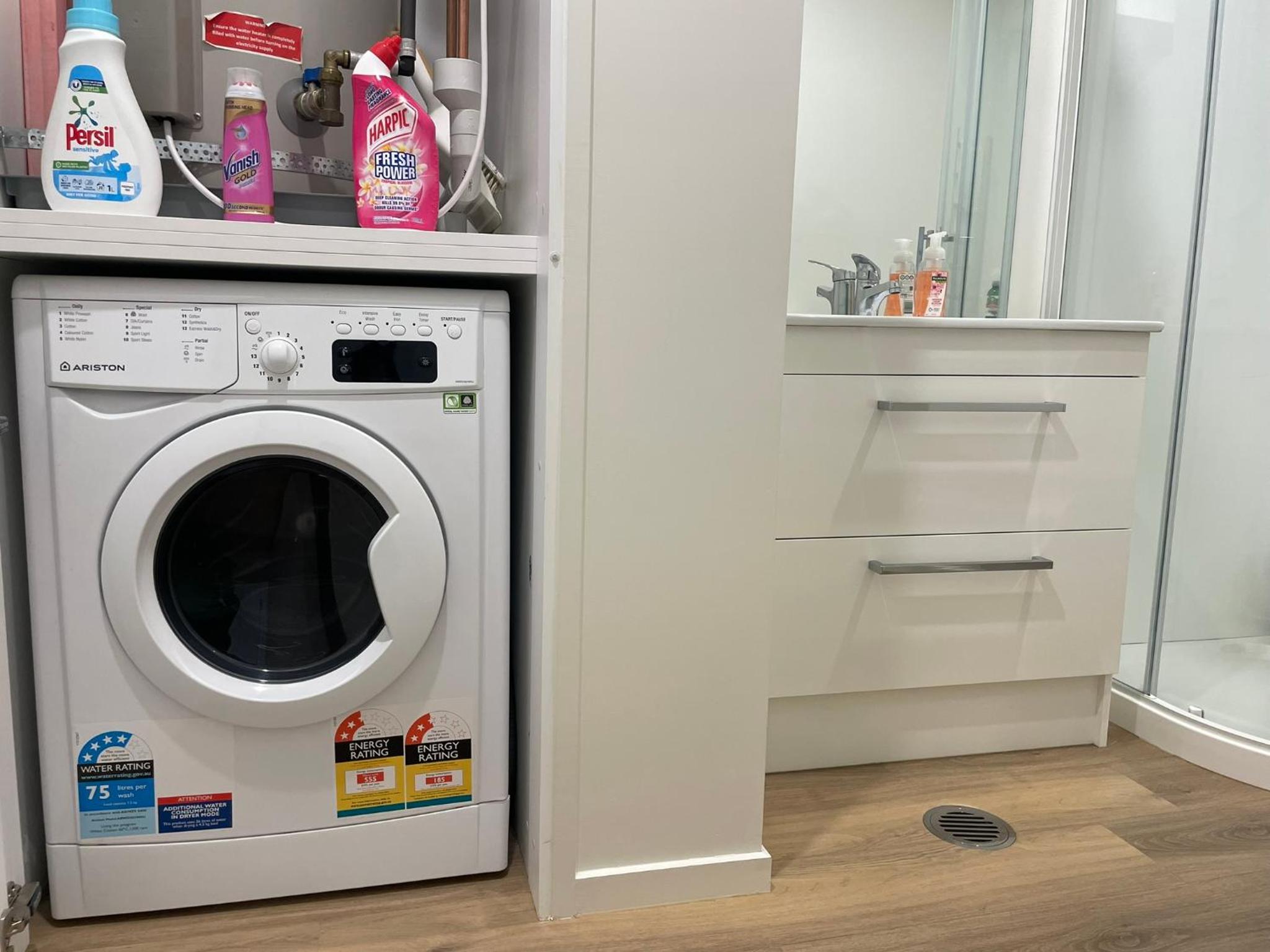 Luxury 1 Bedroom Studio In CBD Close to Convention Centre view 5