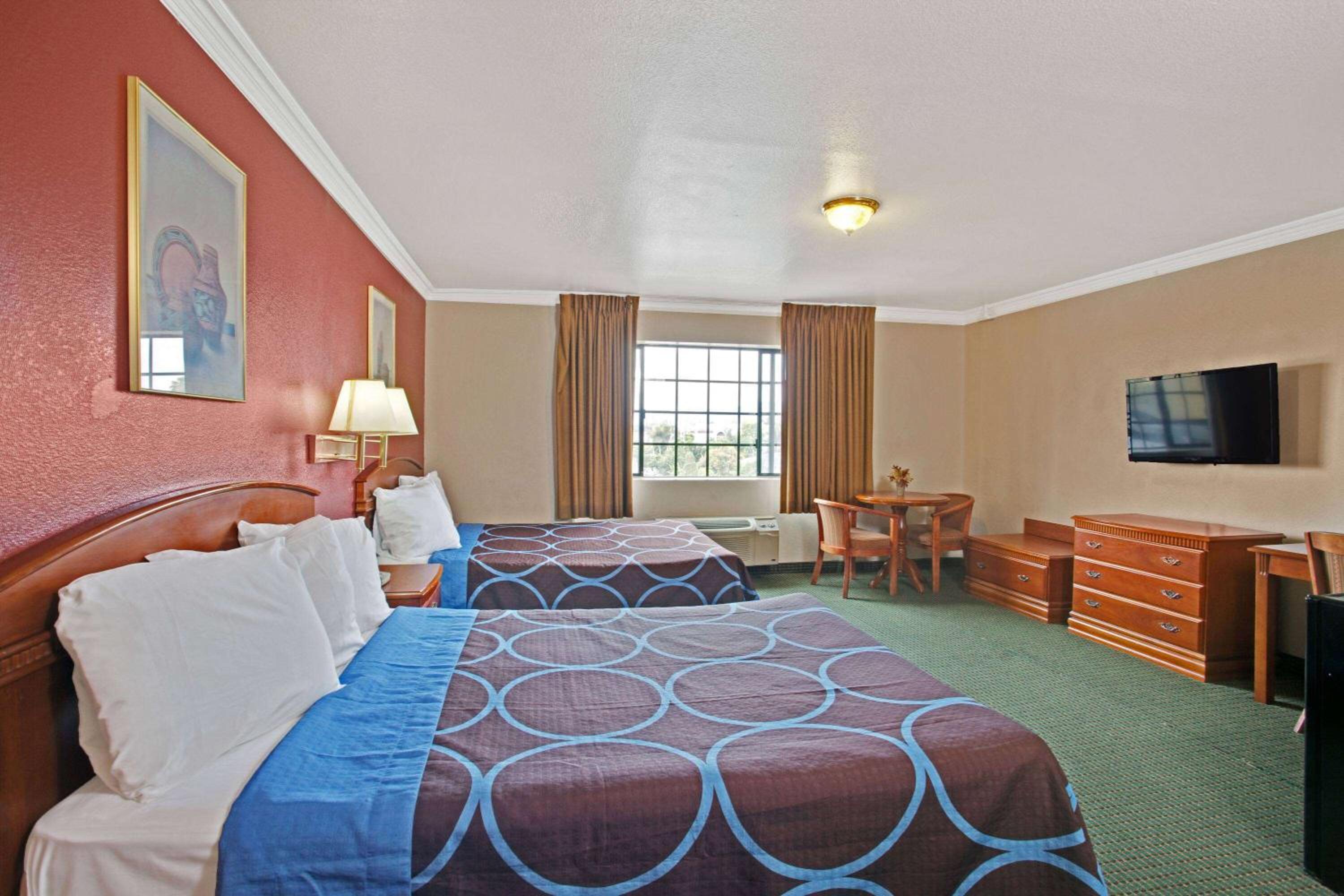 Super 8 by Wyndham Hollywood/LA Area