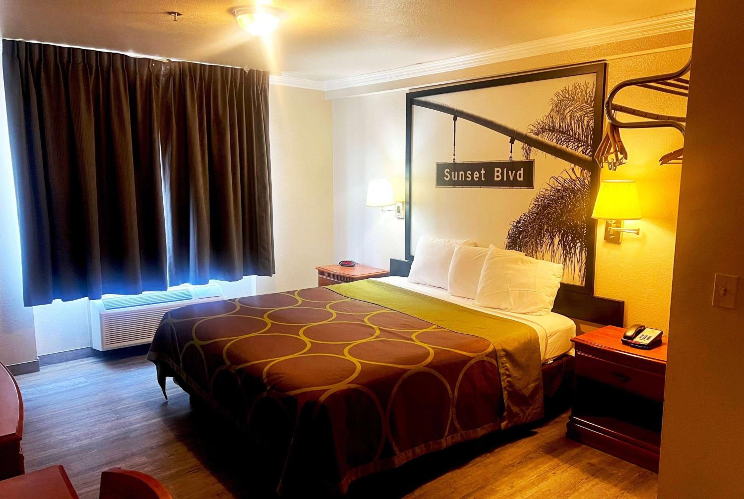 Super 8 by Wyndham Hollywood/LA Area
