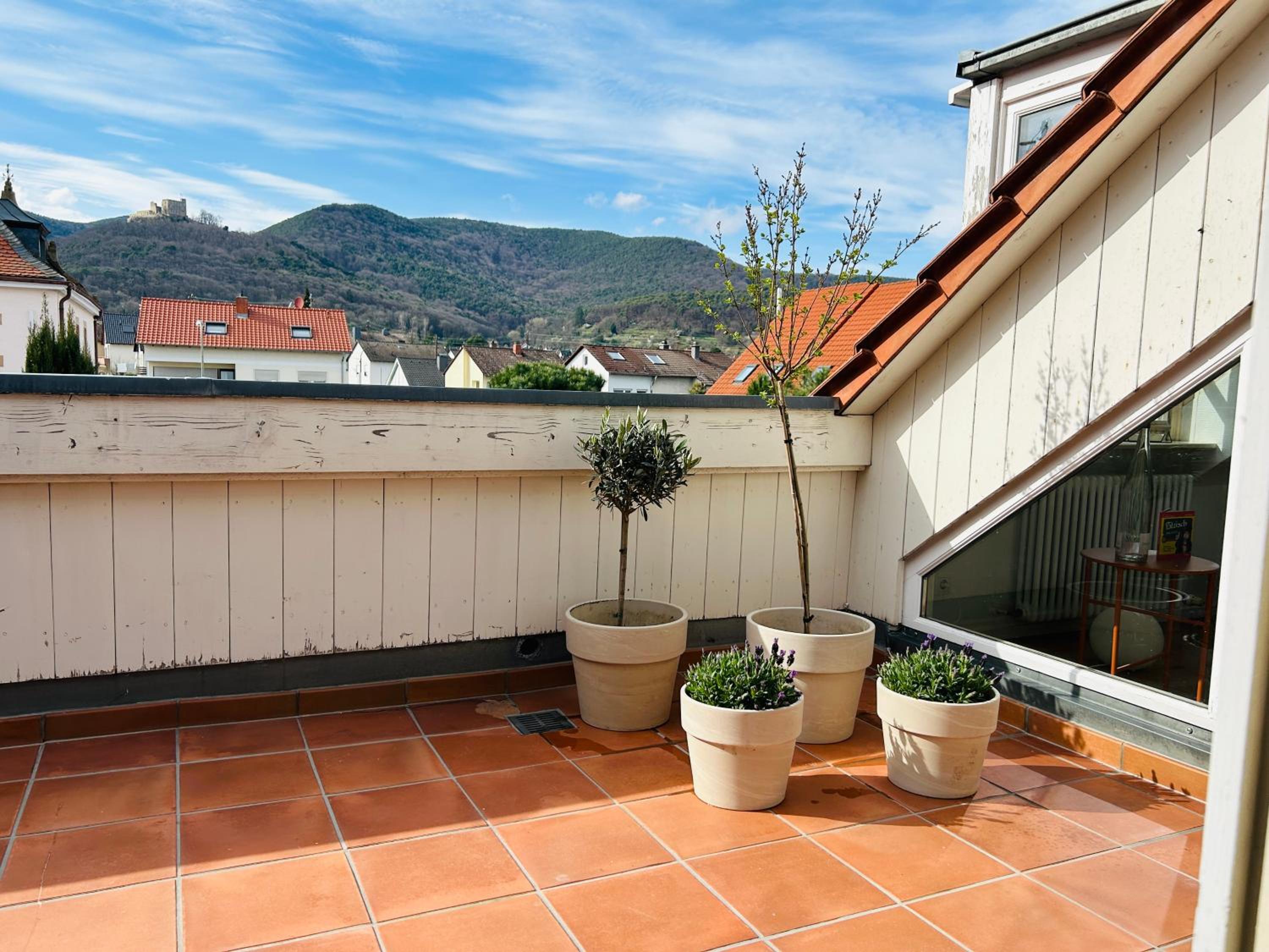 Ferien mit 7 Personen! 3 Schlafzimmer, 2 Bäder, Sauna und Schlossblick - Haustiere willkommen!