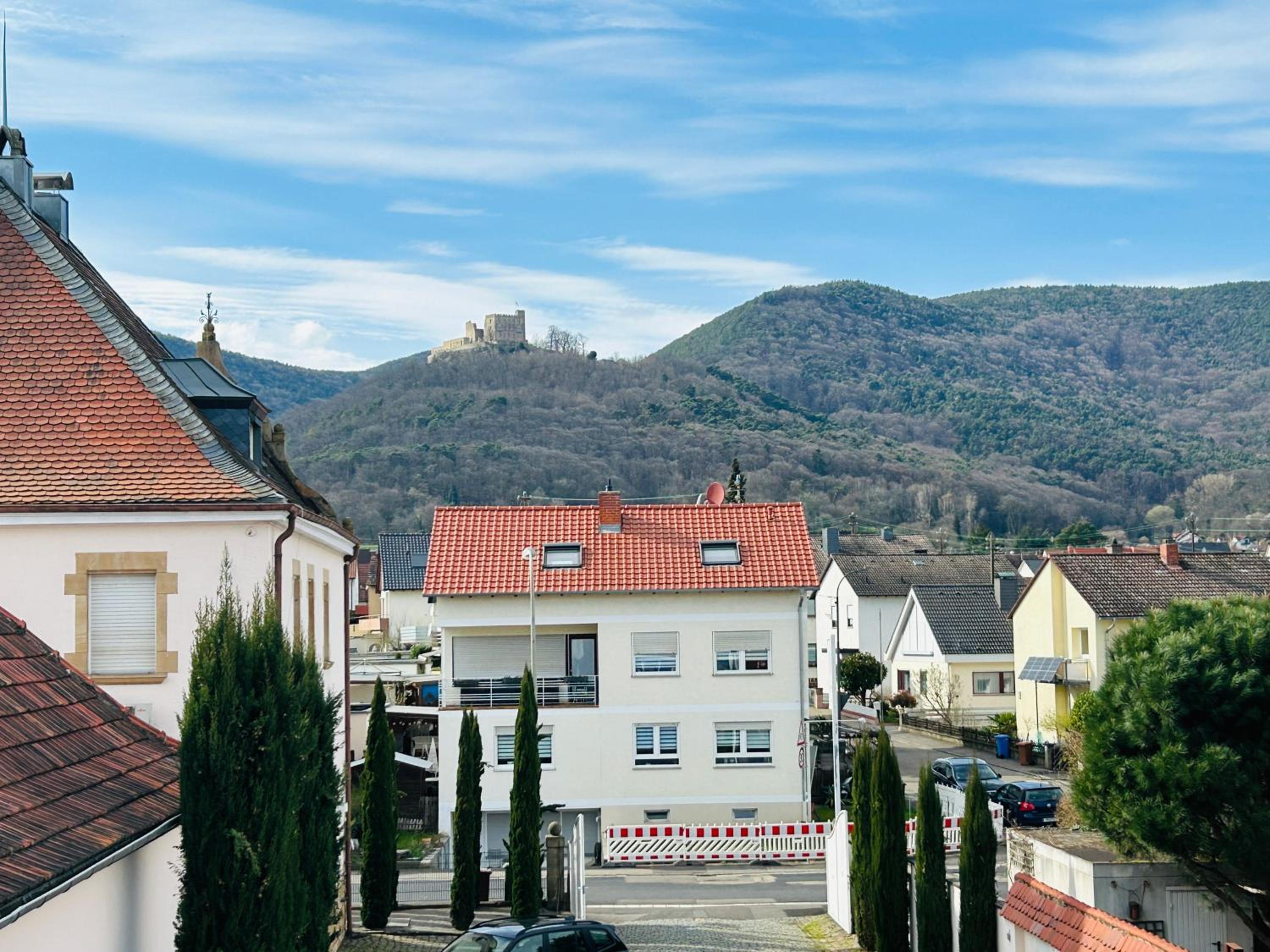 Ferien mit 7 Personen! 3 Schlafzimmer, 2 Bäder, Sauna und Schlossblick - Haustiere willkommen!
