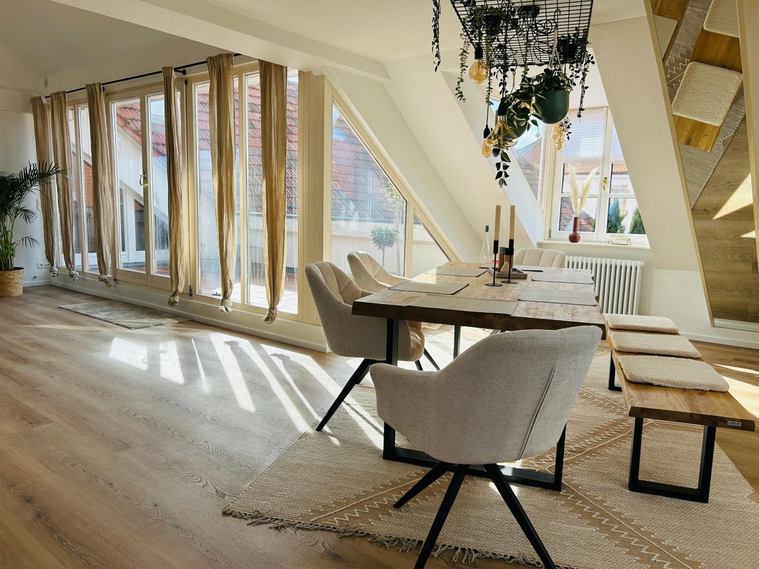 Ferien mit 7 Personen! 3 Schlafzimmer, 2 Bäder, Sauna und Schlossblick - Haustiere willkommen!