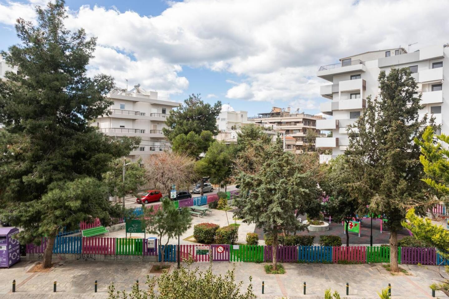 Two Bedroom Apartment Near Alimos Marina !